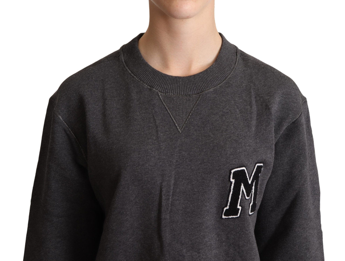 سترة نسائية مطرزة باللون الرمادي من دولتشي آند غابانا