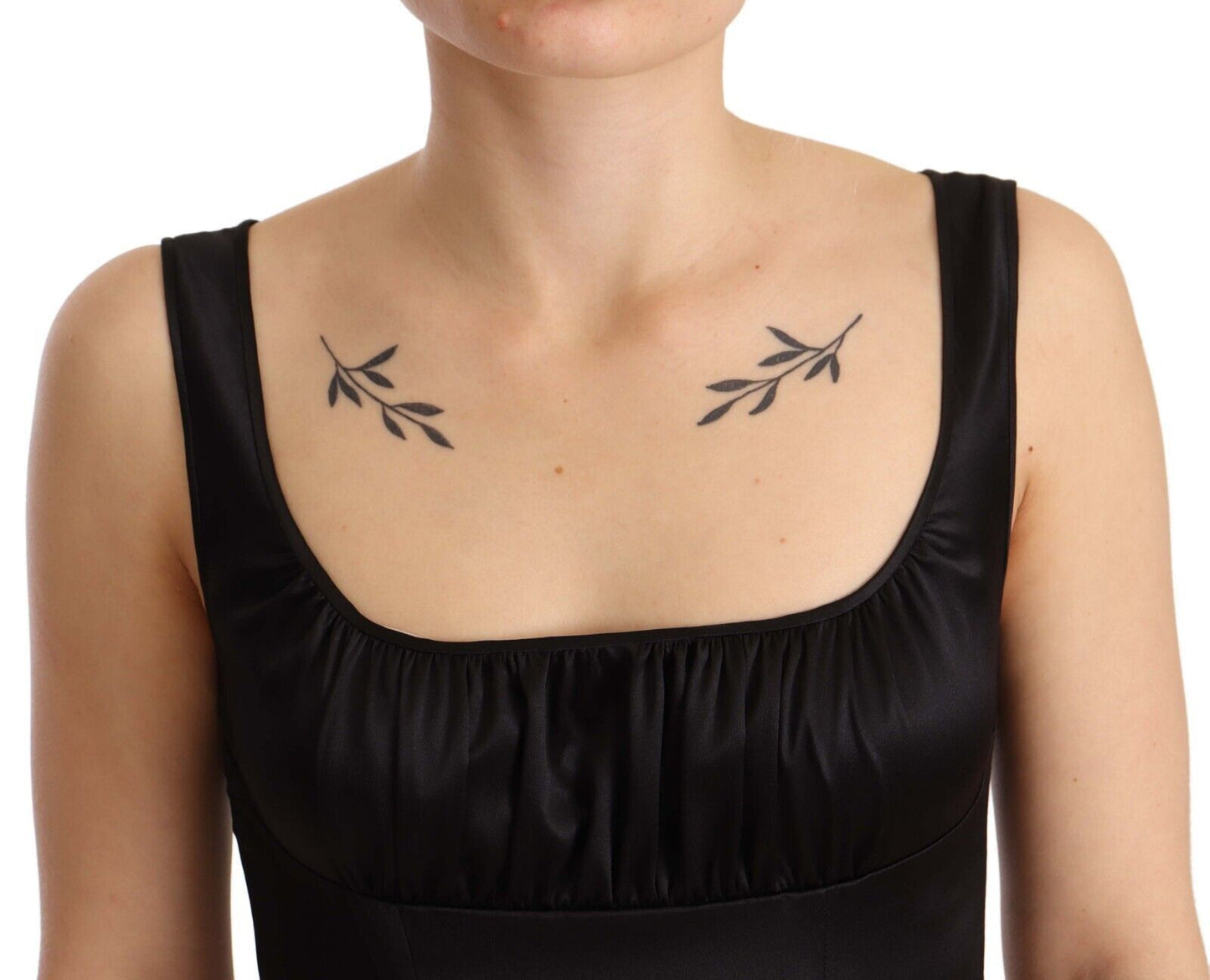 فستان دولتشي آند غابانا الأسود الحريري المرن ذو قصة حورية البحر متوسط الطول