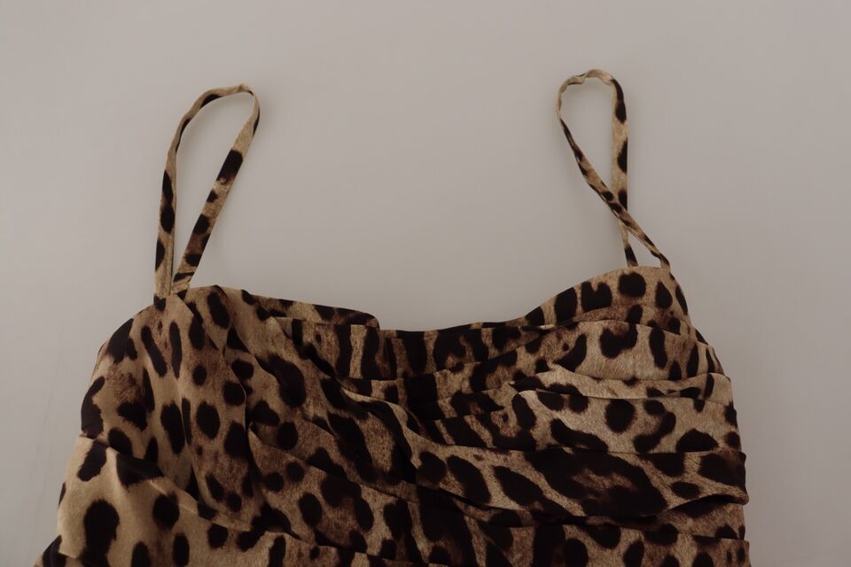 فستان دولتشي آند غابانا متوسط الطول بطبعة جلد النمر باللون البني