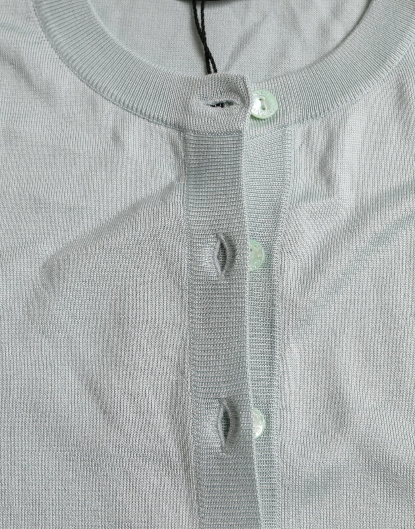 سترة كارديجان من دولتشي آند غابانا باللون الأزرق الفاتح من الحرير بياقة دائرية