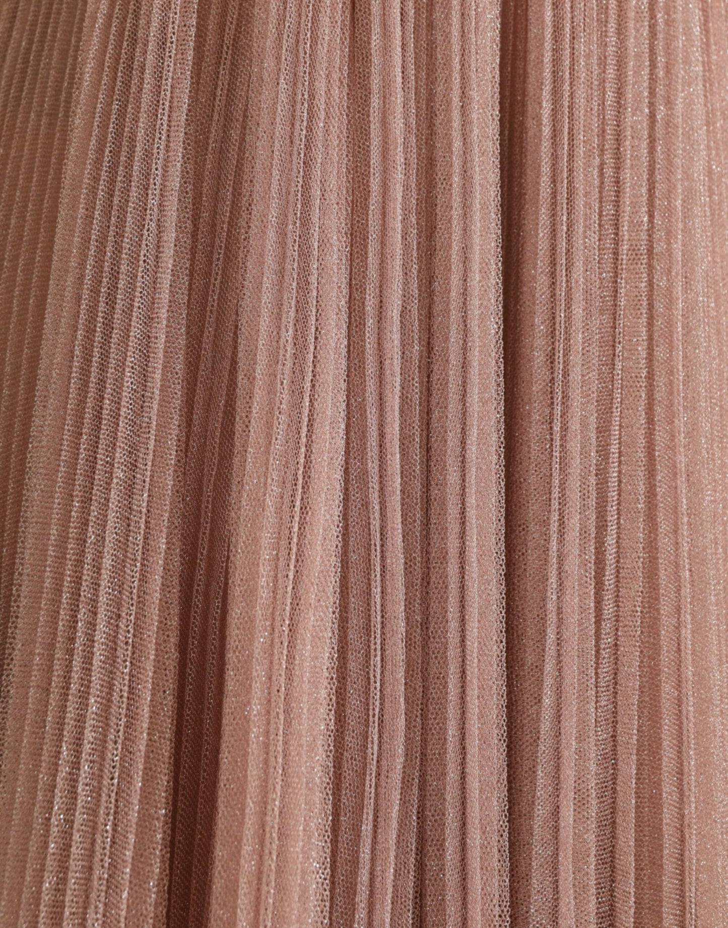 فستان دولتشي آند غابانا من التول اللامع بكتف واحد، أرجواني فاتح، مطوي