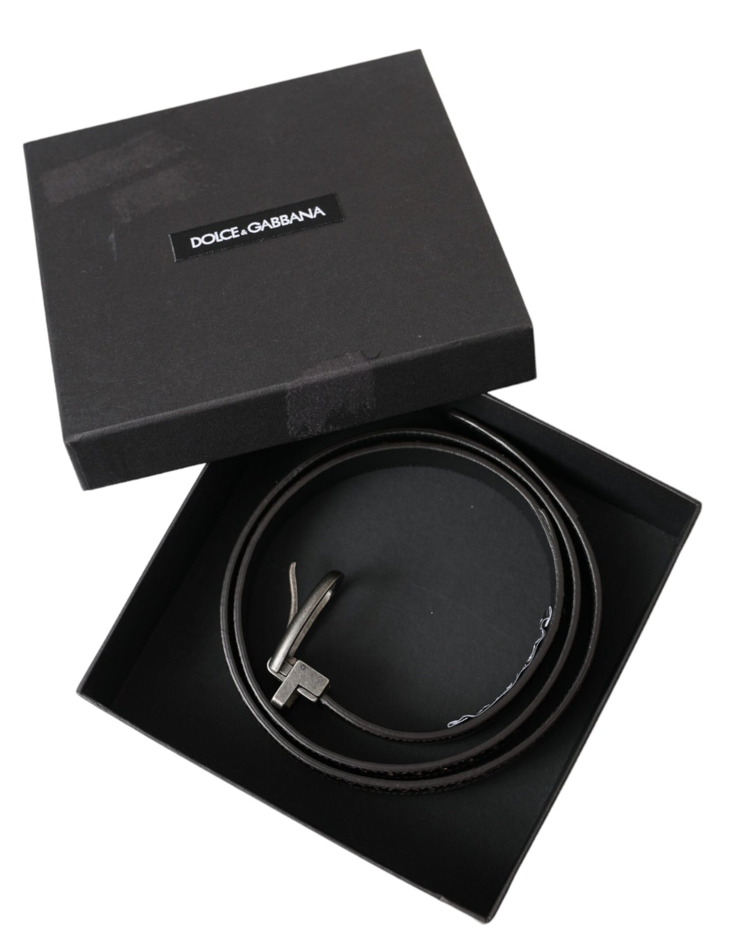 حزام دولتشي آند غابانا للرجال من الجلد المثقب باللون البني الداكن مع مشبك معدني