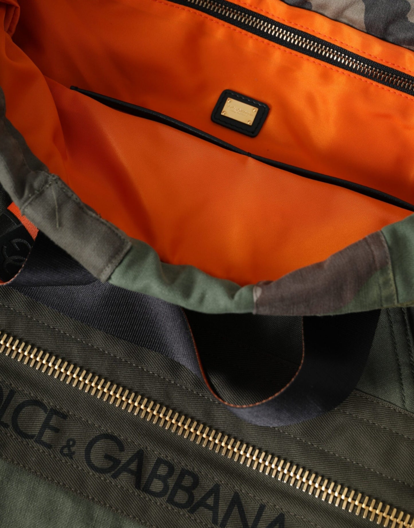 حقيبة ظهر دولتشي آند غابانا العسكرية الخضراء المرقعة