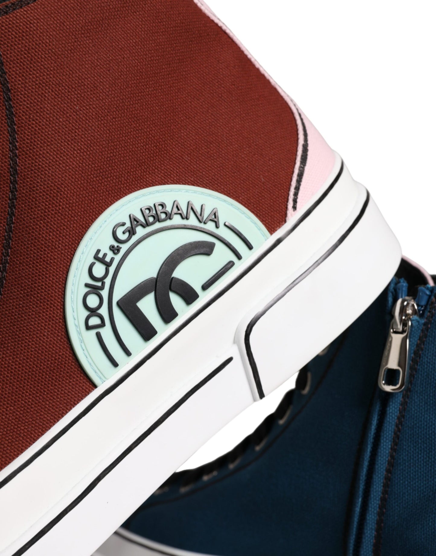 حذاء رياضي متعدد الألوان من دولتشي آند غابانا برقبة عالية ومطرز