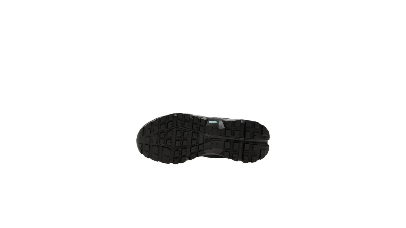 على Cloudrock Low WP أسود/أسود