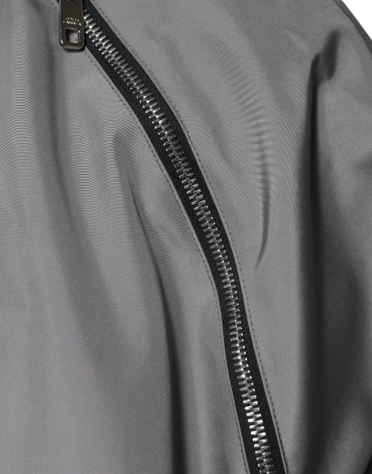 جاكيت رجالي رمادي من البوليستر بغطاء رأس وسحاب كامل من دولتشي آند غابانا