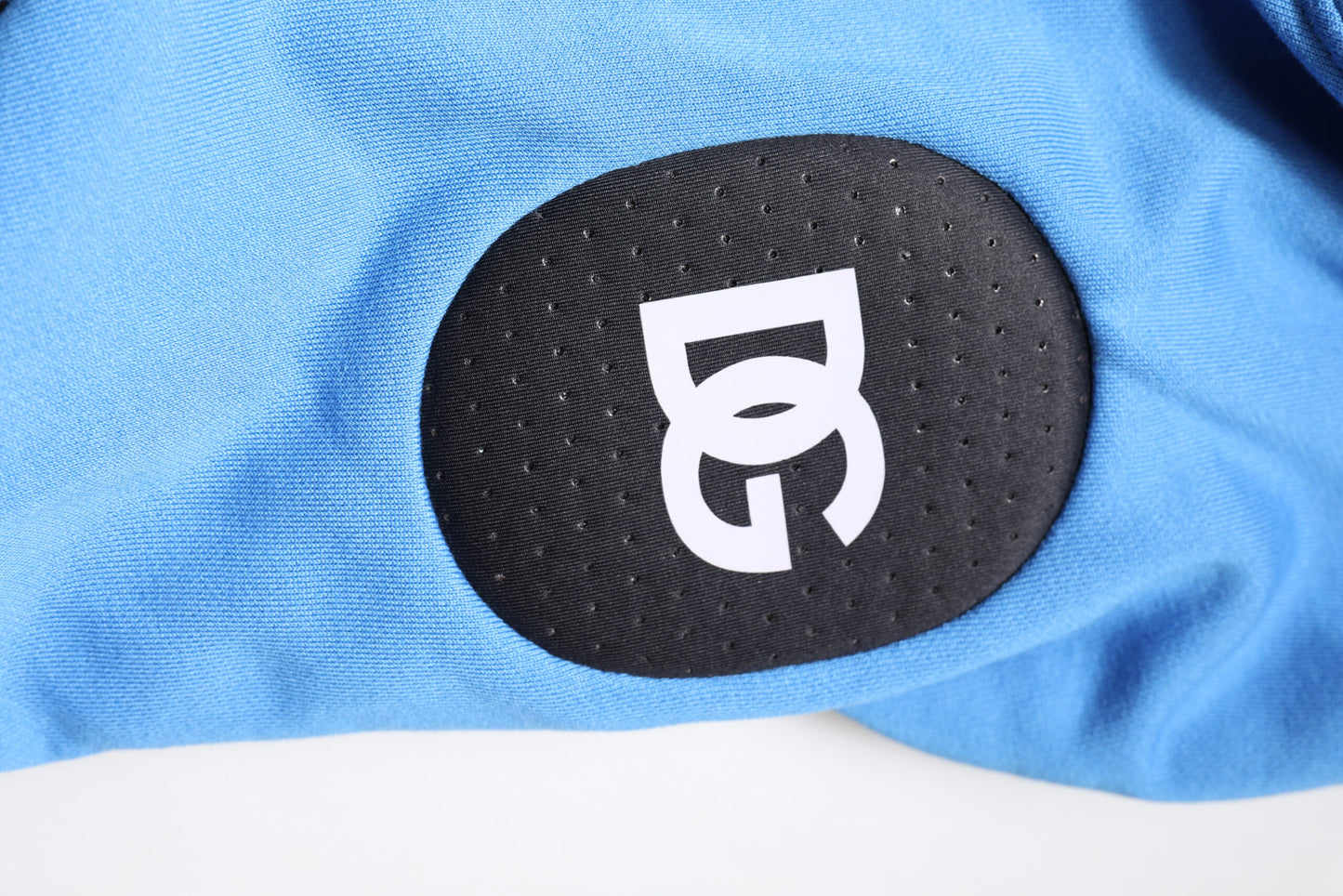 سترة رياضية رجالية بغطاء رأس من القطن الأزرق من دولتشي آند غابانا