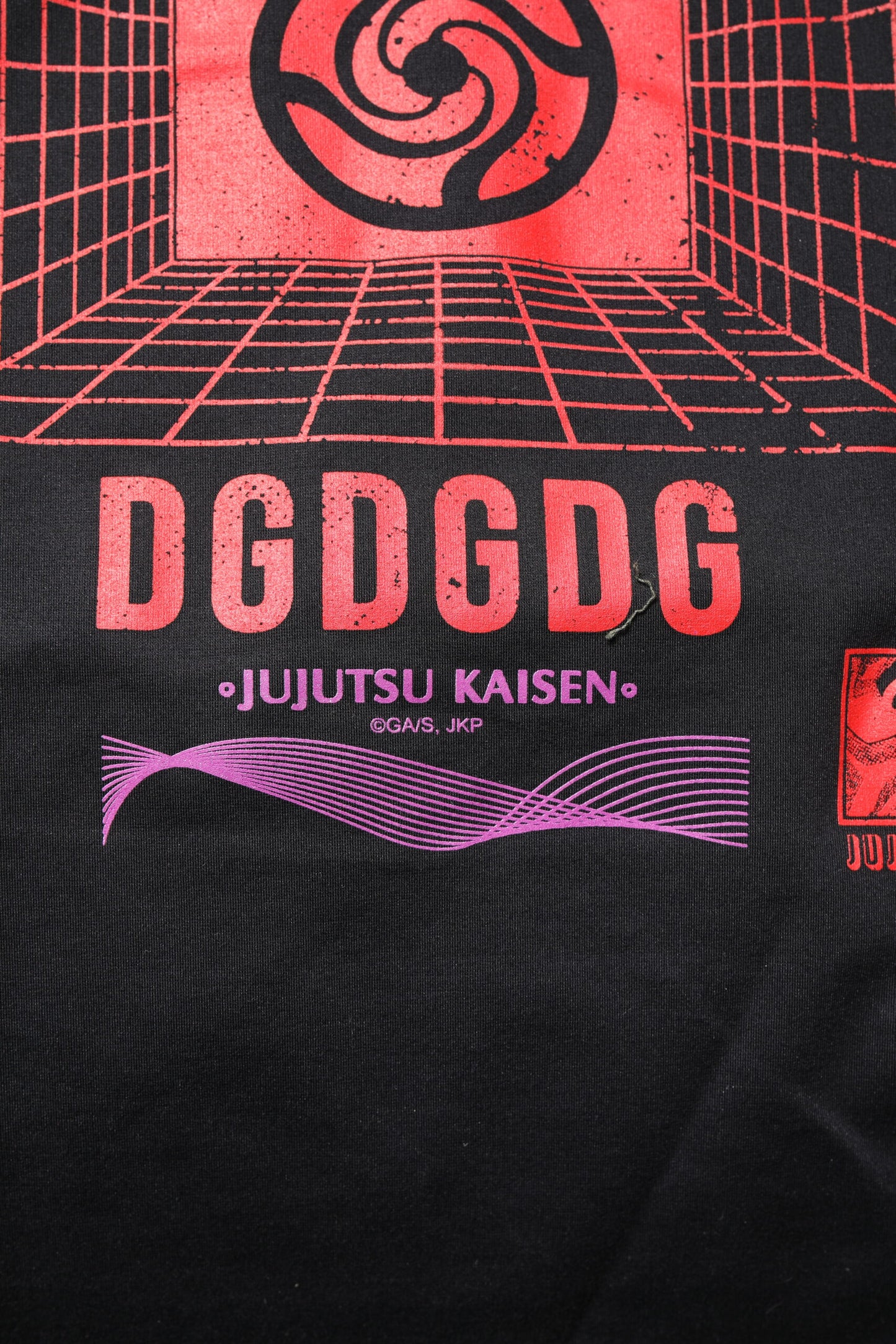 تي شيرت دولتشي آند غابانا أسود من القطن بطبعة جرافيكية ورقبة دائرية