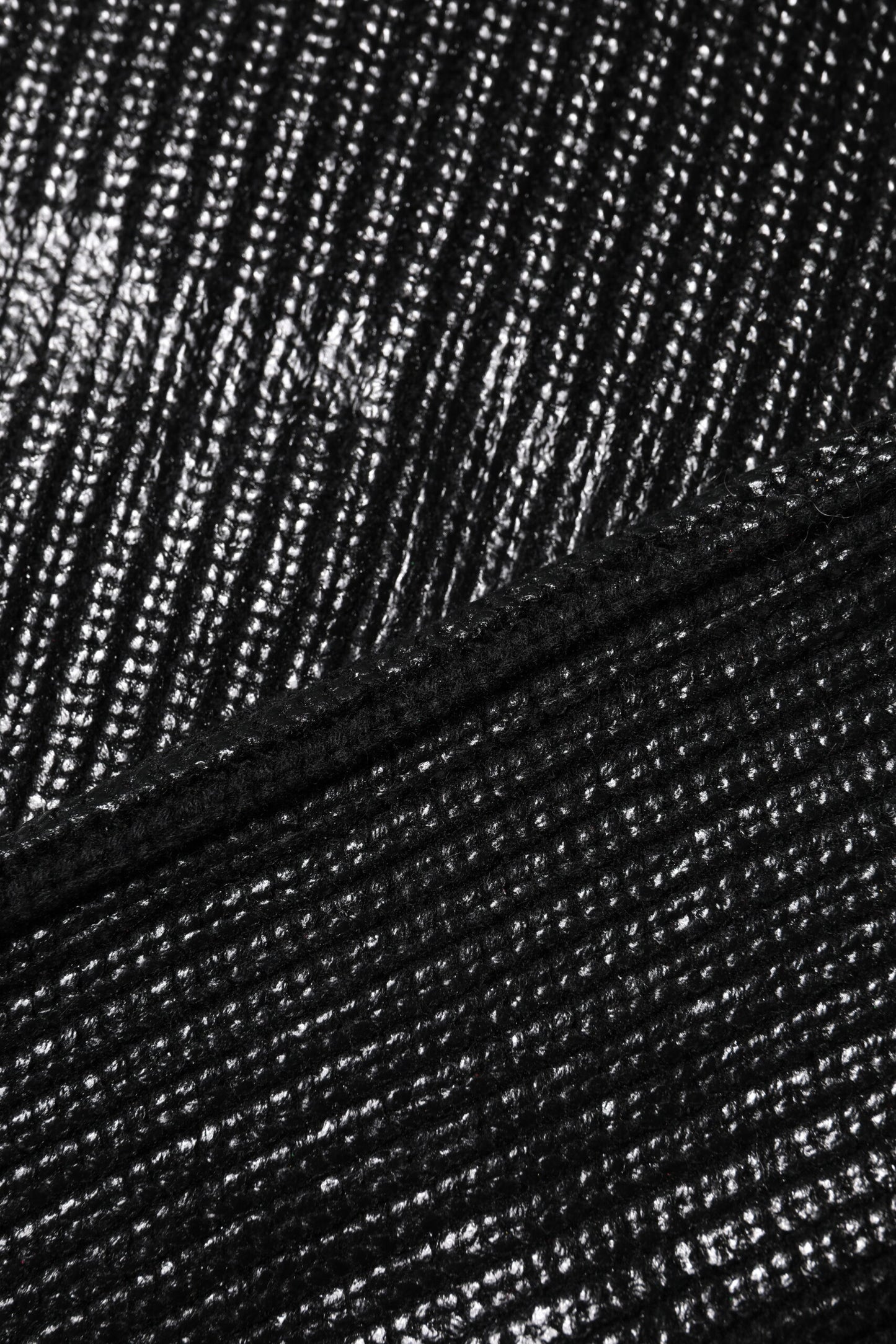 بلوزة دولتشي آند غابانا سوداء من الصوف بأكمام طويلة وياقة مدورة