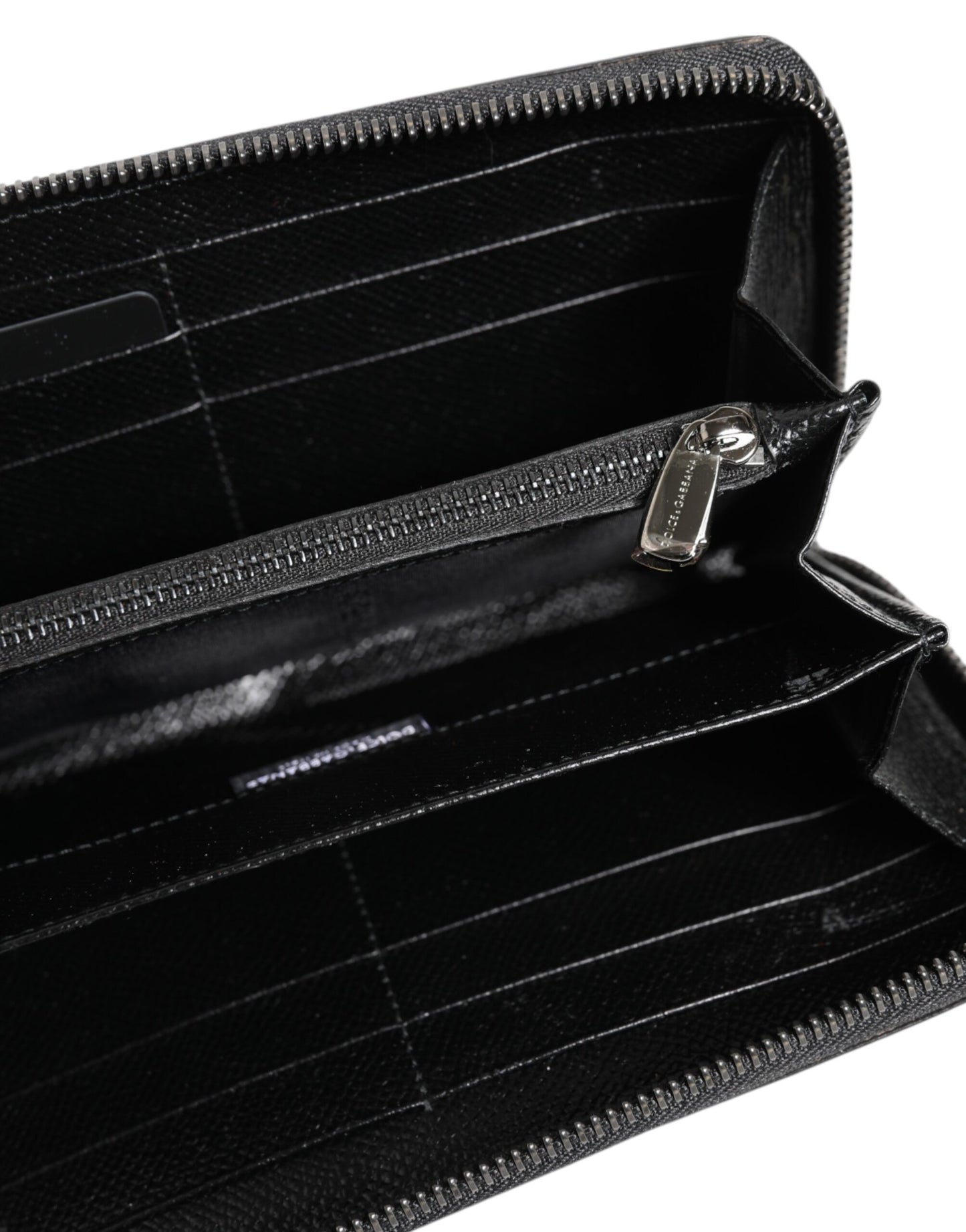 محفظة دولتشي آند غابانا كونتيننتال بسحاب من الجلد الأسود والرمادي بنقشة جلد النمر