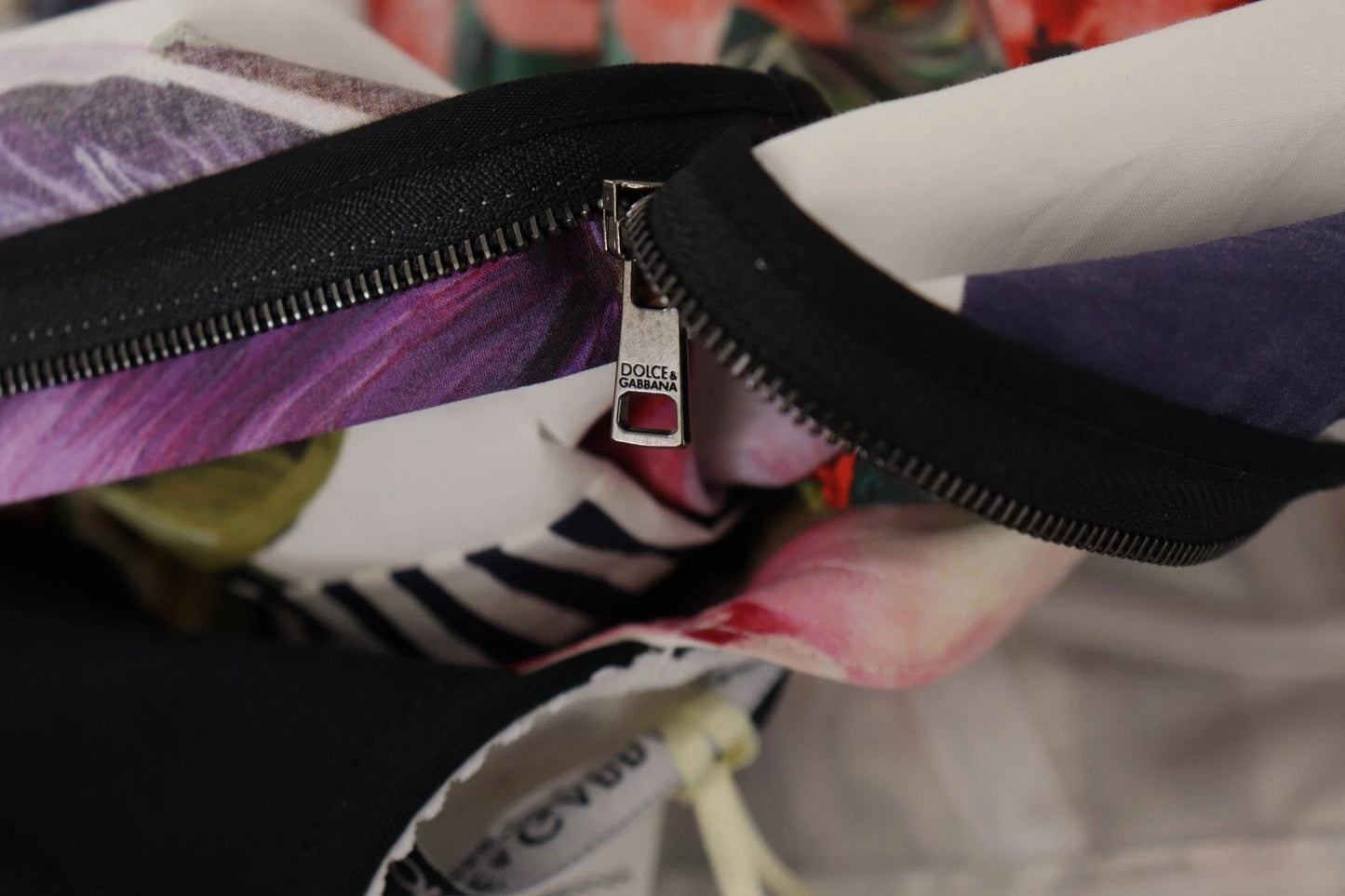 فستان دولتشي آند غابانا متعدد الألوان من قماش البوبلين المزهر