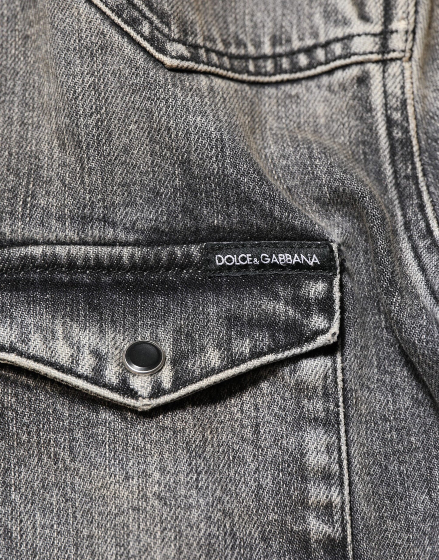 قميص دولتشي آند غابانا كاجوال بأكمام طويلة من القطن المغسول باللون الأسود