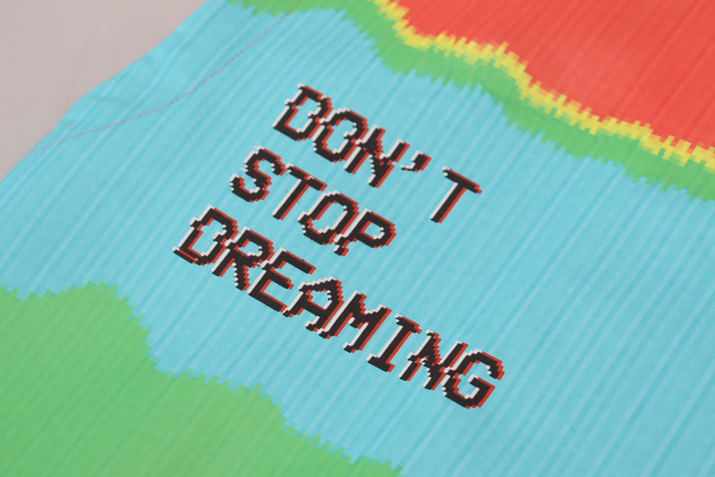 تي شيرت قطني بطبعة تلفزيونية متعددة الألوان من دولتشي آند غابانا