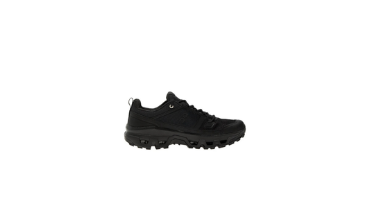 ON Cloudrock Low WP Black/Black