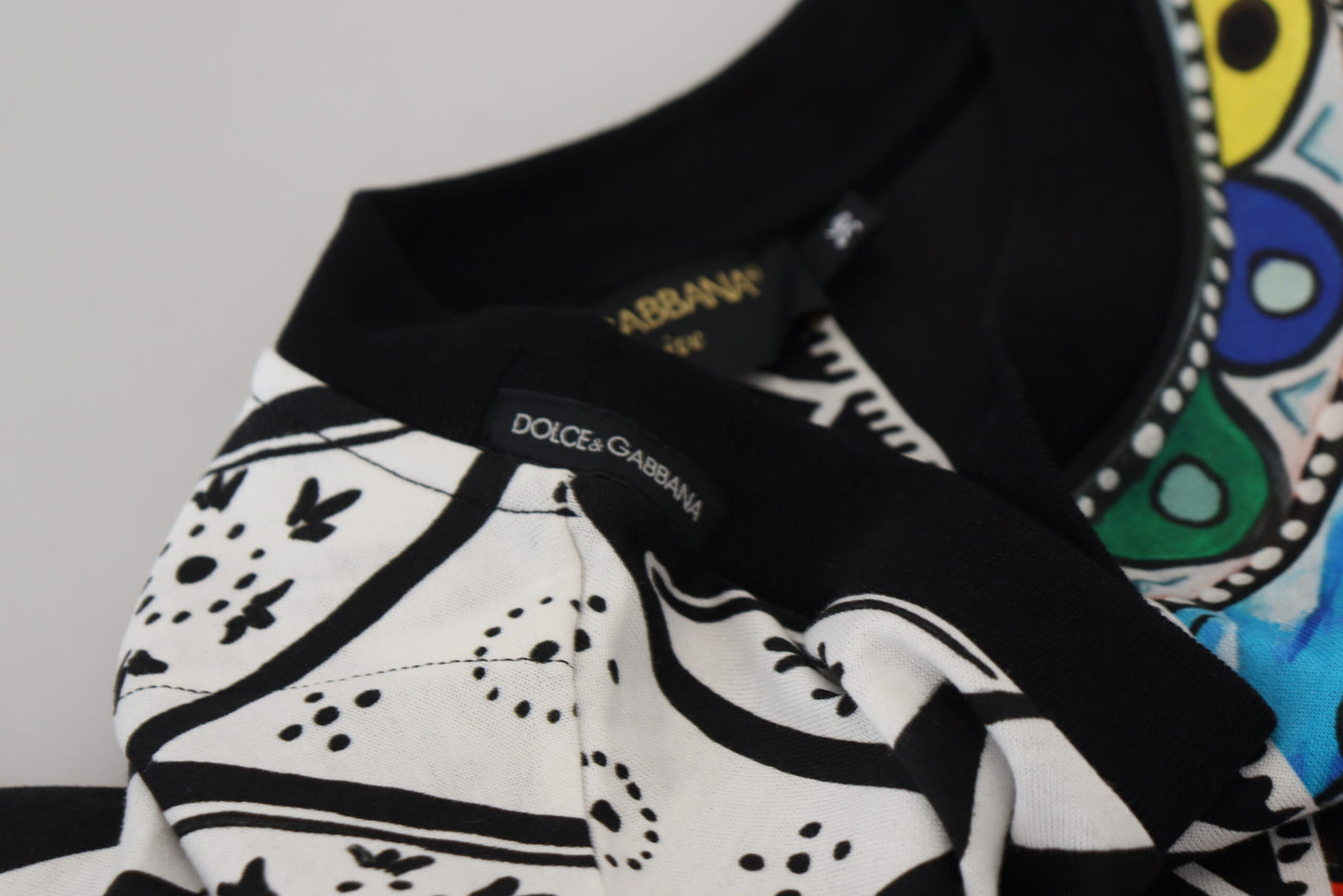 قميص دولتشي آند غابانا متعدد الألوان مطبوع للنساء حصريًا