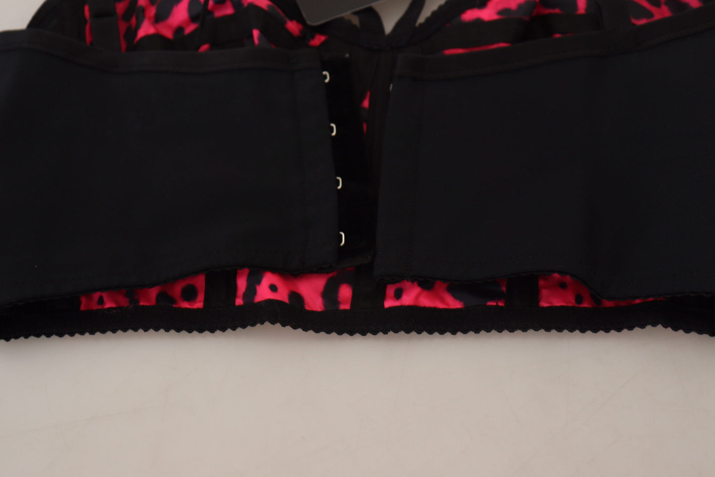 بلوزة كورسيه قصيرة بطبعة جلد النمر باللون الوردي من دولتشي آند غابانا