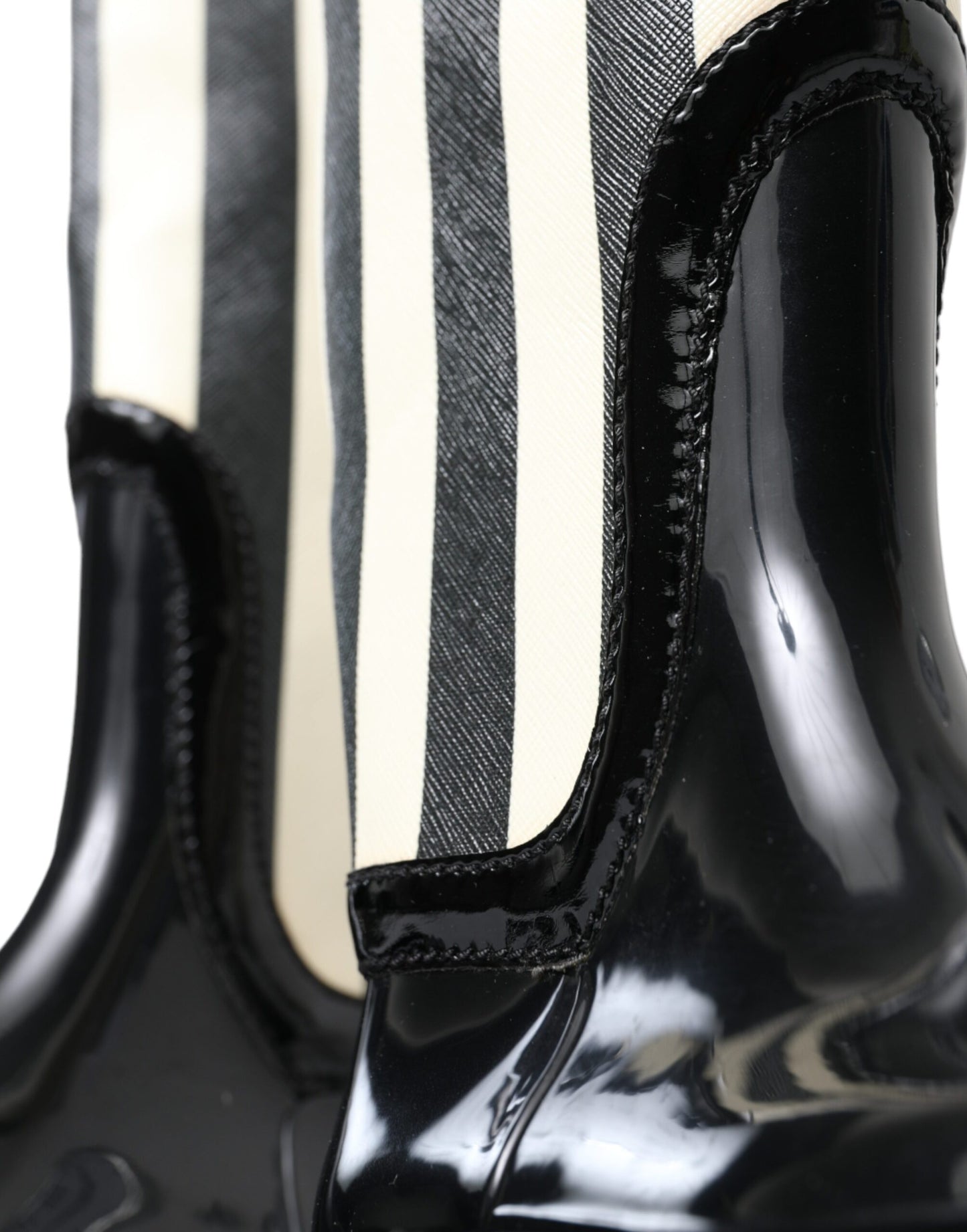 حذاء دولتشي آند غابانا أسود مطاطي مسطح يصل إلى الركبة