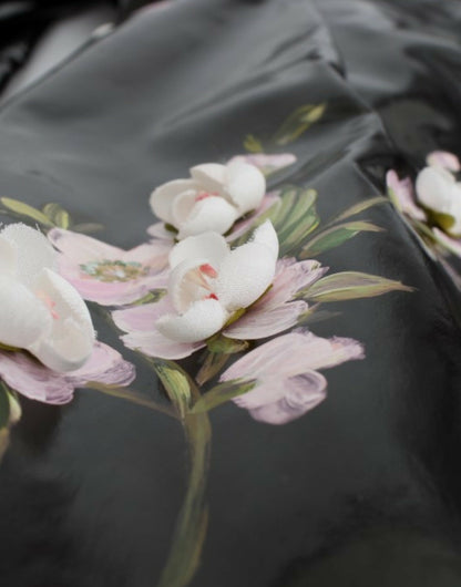 فستان دولتشي آند غابانا باللون الأسود المطلي يدويًا بالزهور