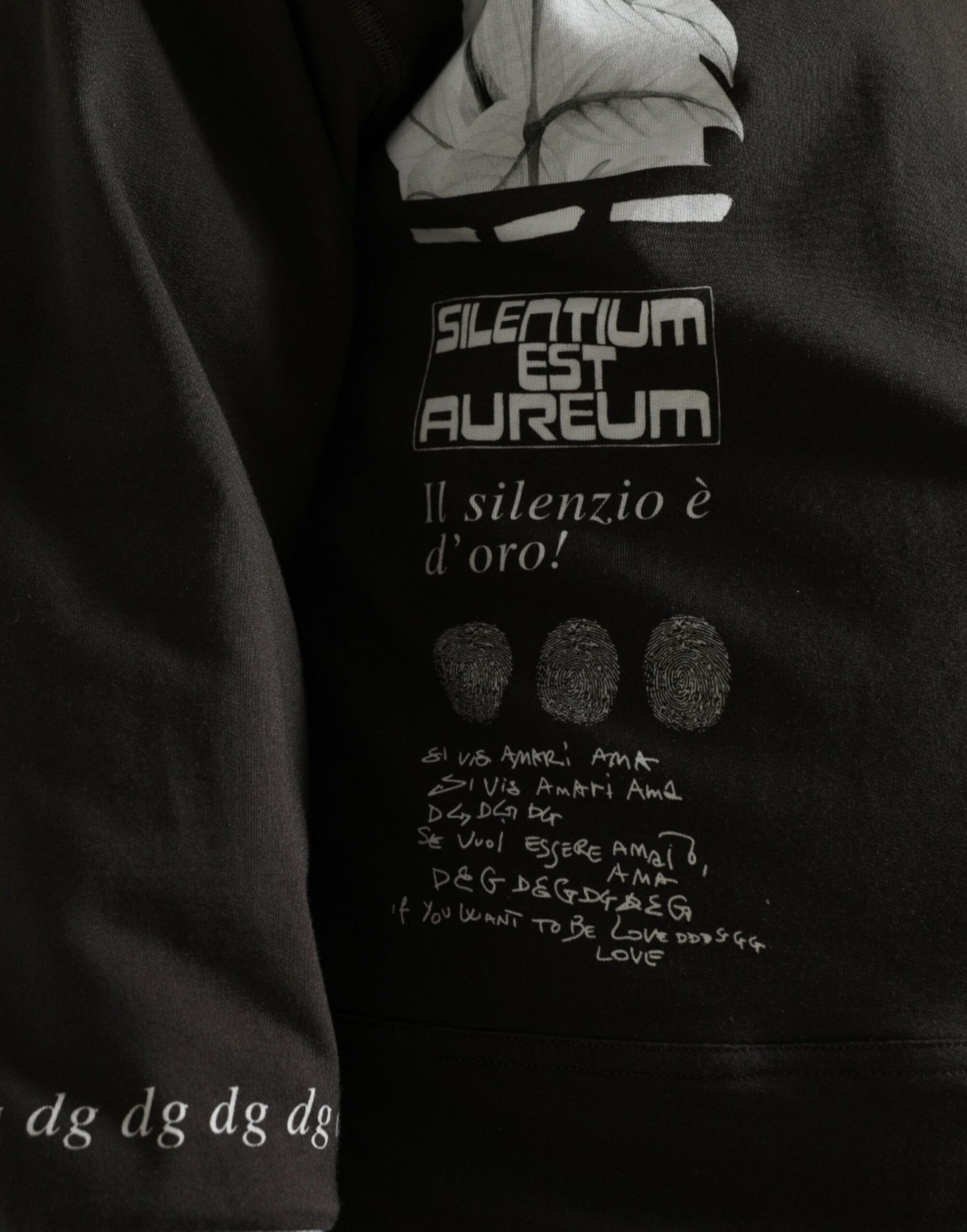 سترة دولتشي آند غابانا القطنية الرمادية الداكنة بأزرار