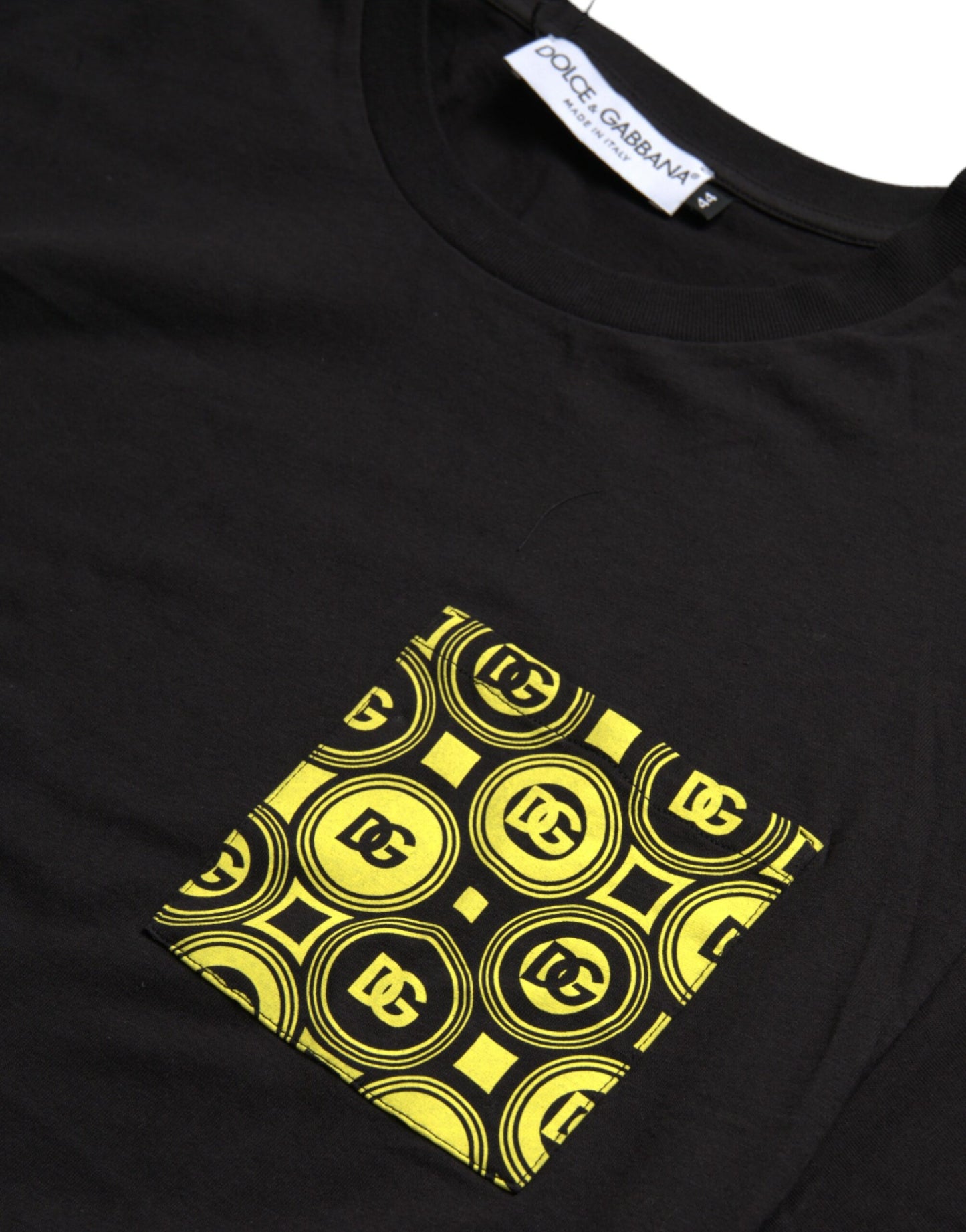 تي شيرت دولتشي آند غابانا أسود مطبوع بجيوب من القطن بياقة دائرية