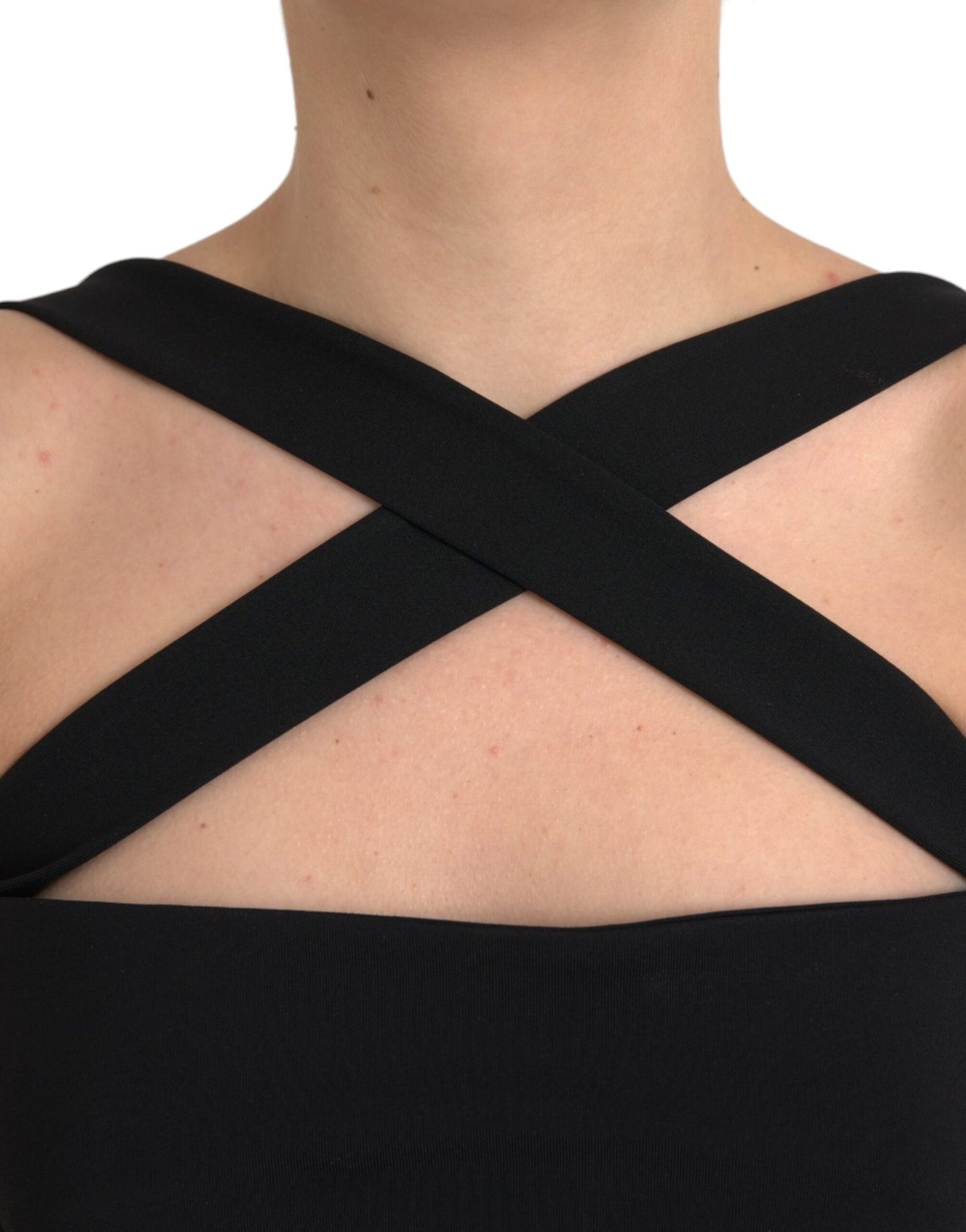 فستان دولتشي آند غابانا أسود بأكمام طويلة وقصة ضيقة