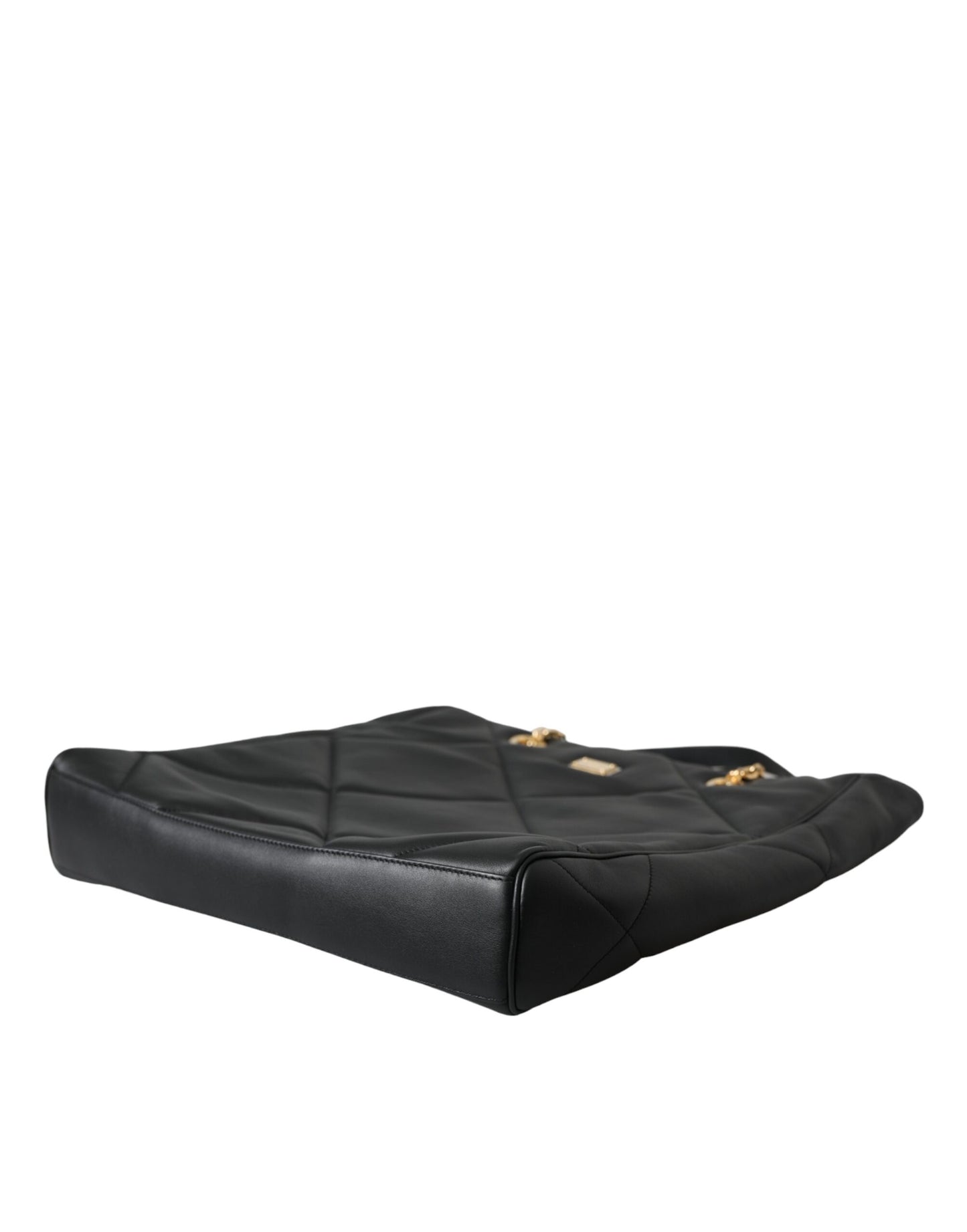 حقيبة تسوق مبطنة من دولتشي آند غابانا، مصنوعة من الجلد الأسود