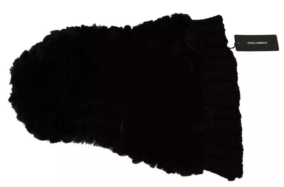 وشاح دولتشي آند غابانا بغطاء رأس من فرو الثعلب الأسود والفضي من الكشمير
