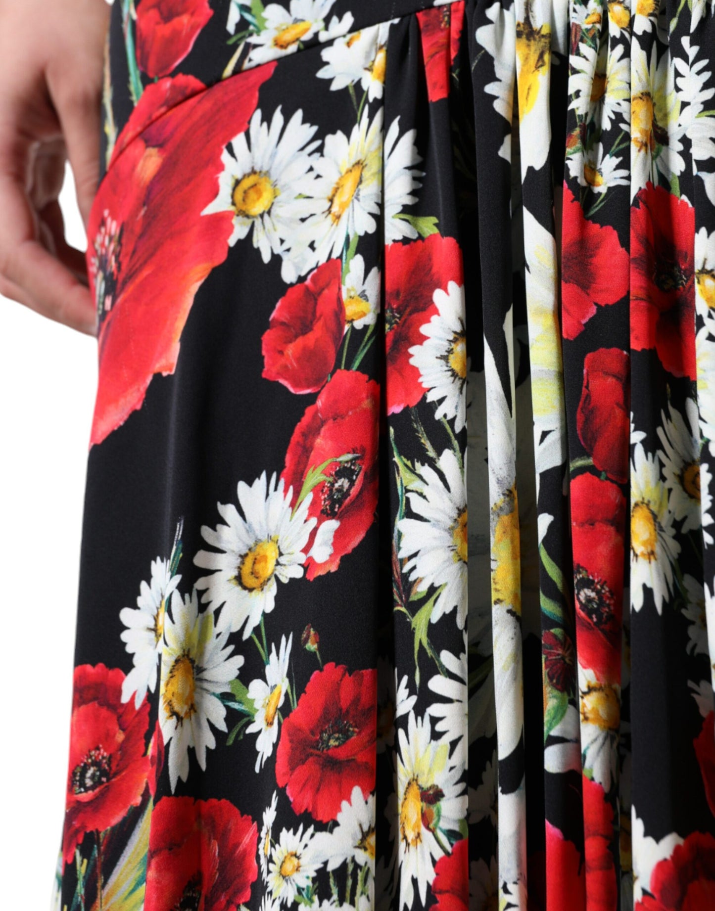 فستان دولتشي آند غابانا الأسود الحريري المزهر بدون أكمام طويل