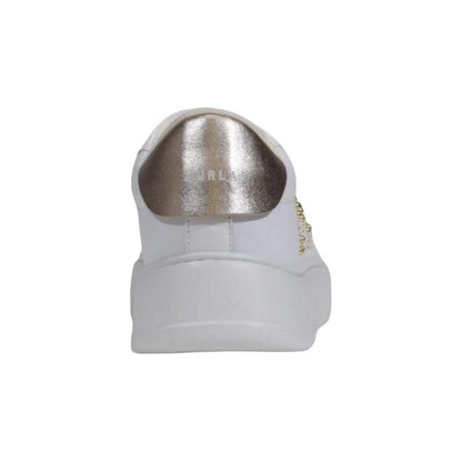 حذاء رياضي منخفض الرقبة من البولي إيثيلين باللون الأبيض من فورلا