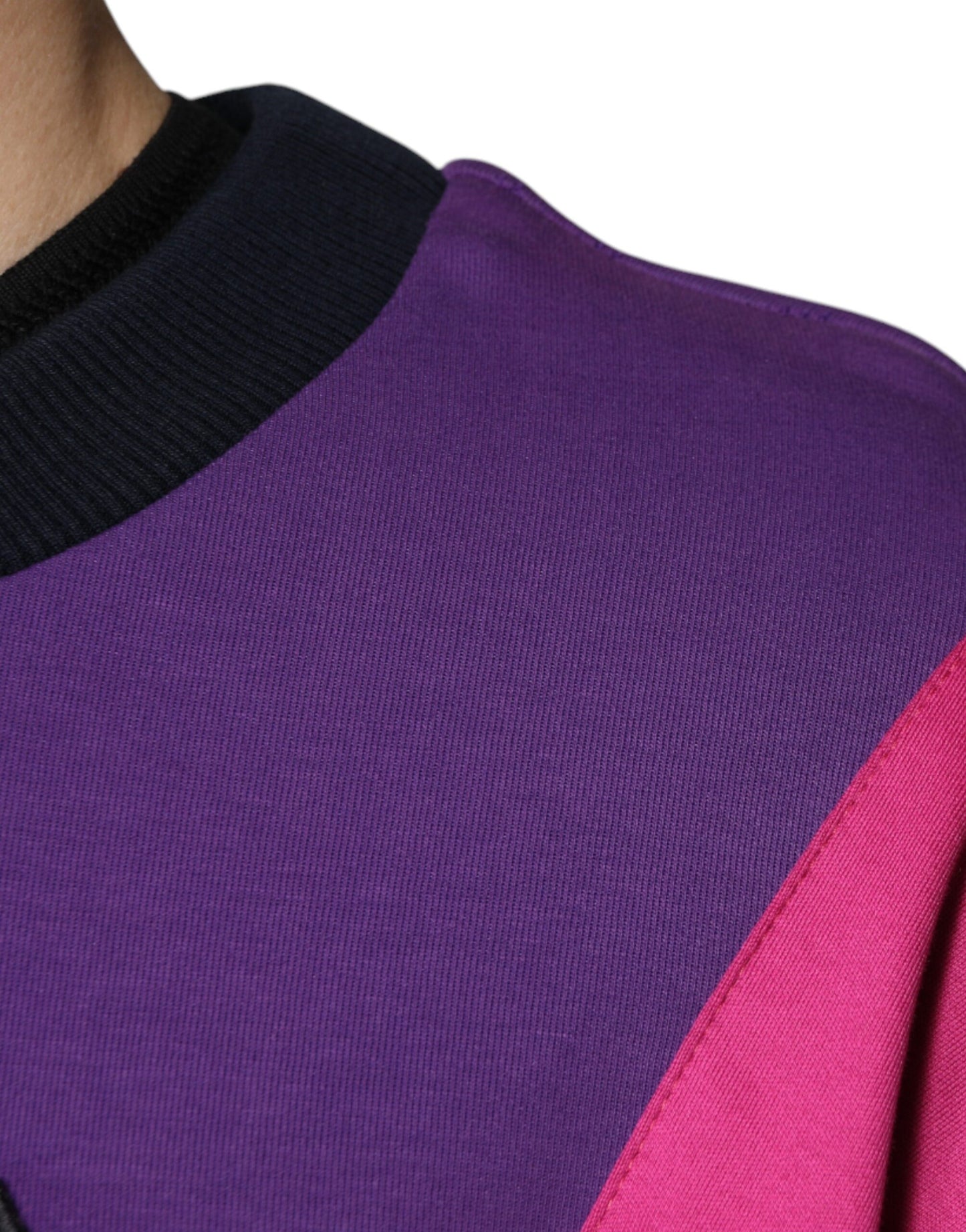 سويت شيرت رجالي متعدد الألوان برقبة دائرية من دولتشي آند غابانا