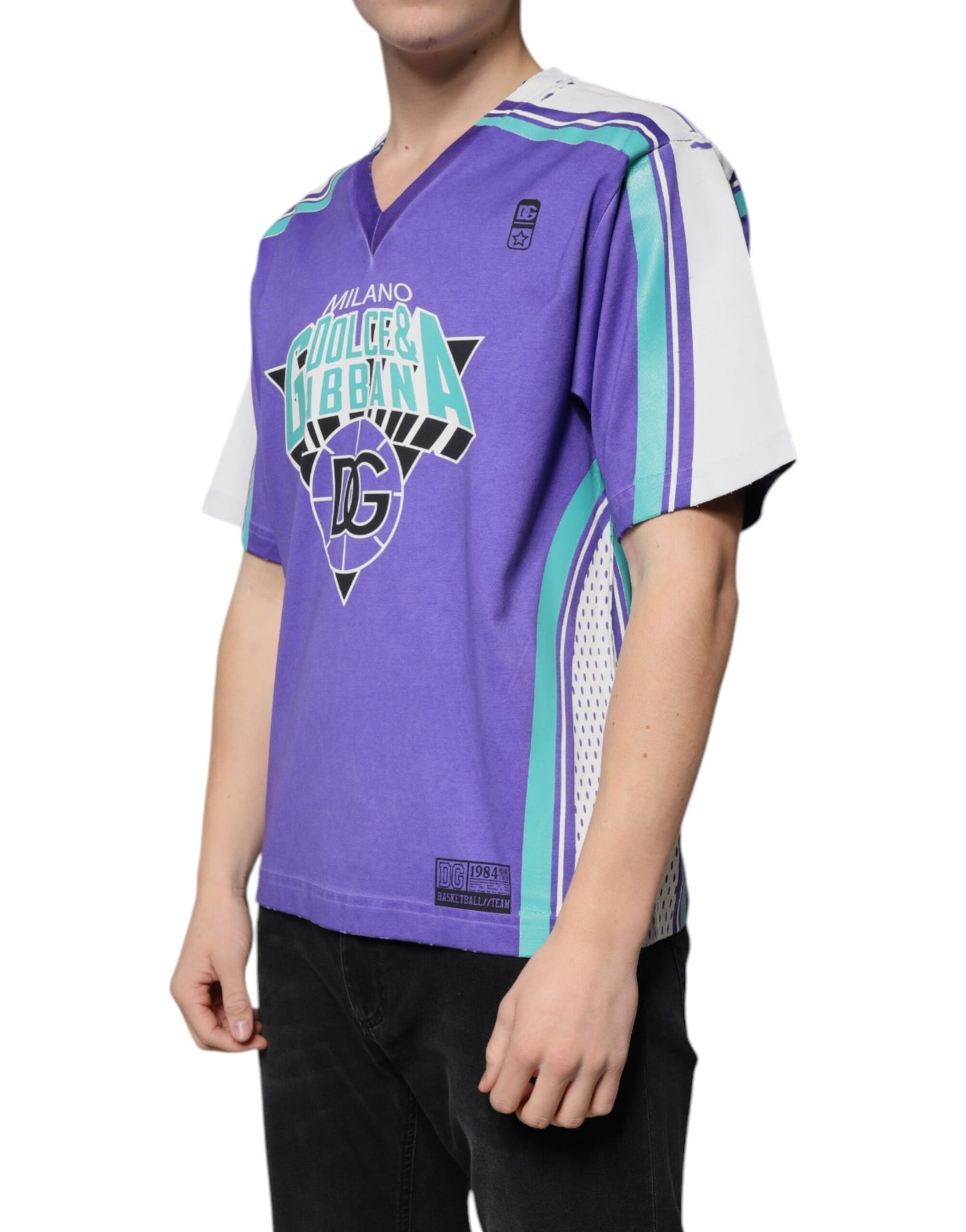 تي شيرت دولتشي آند غابانا أرجواني من القطن والجيرسيه بفتحة رقبة على شكل حرف V