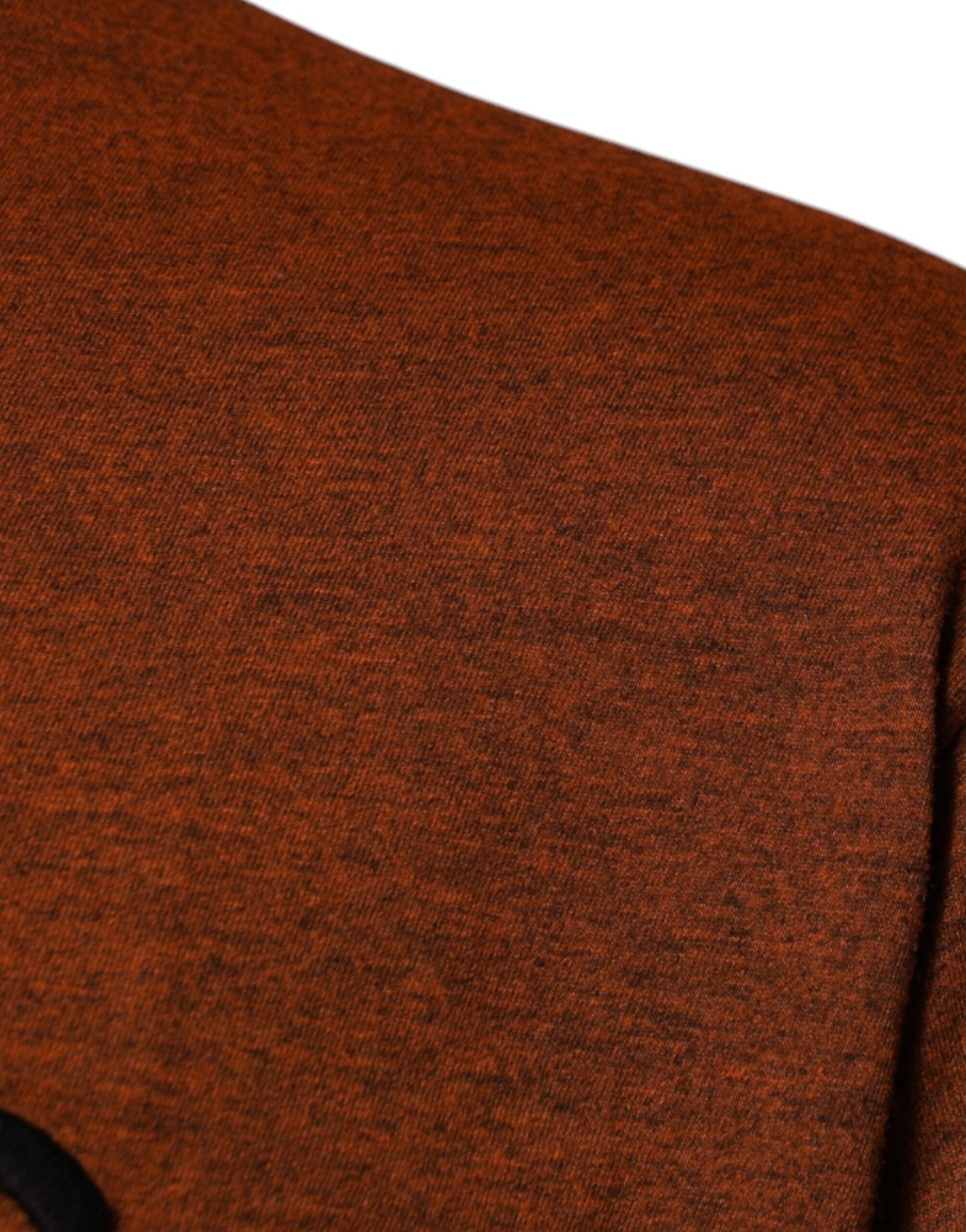 تي شيرت دولتشي آند غابانا بني بشعار DG من القطن برقبة دائرية