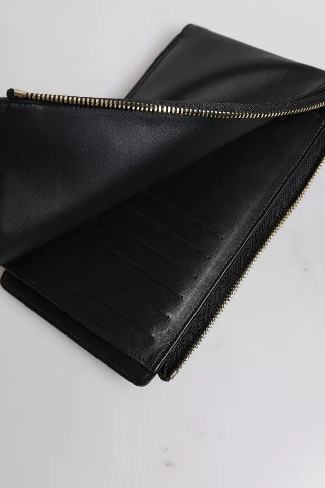 محفظة دولتشي آند غابانا للعملات المعدنية والبطاقات بحزام للرقبة ولوحة شعار من الجلد الأسود