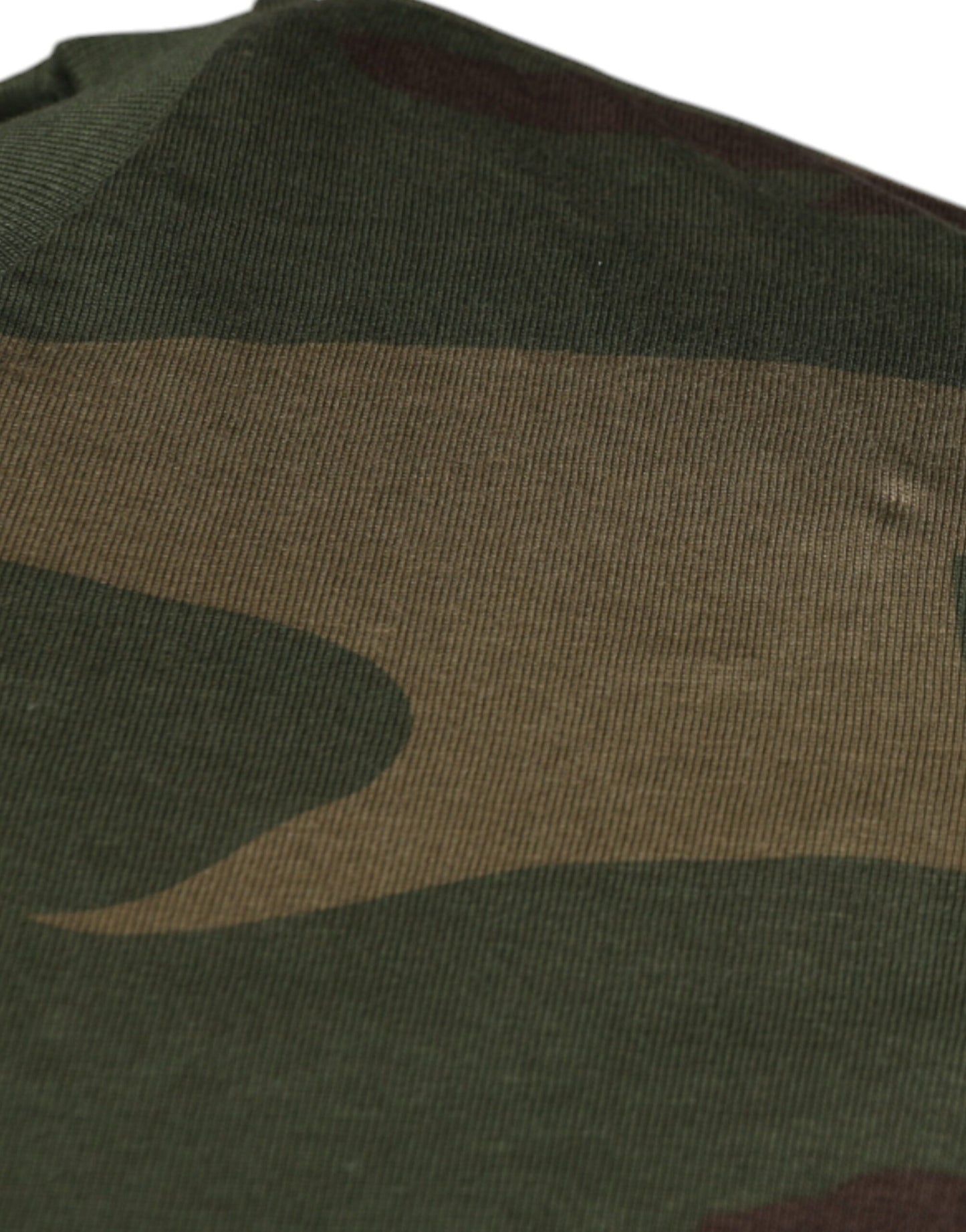 تيشيرت دولتشي آند غابانا متعدد الألوان من القطن بطبعة مموهة ورقبة دائرية