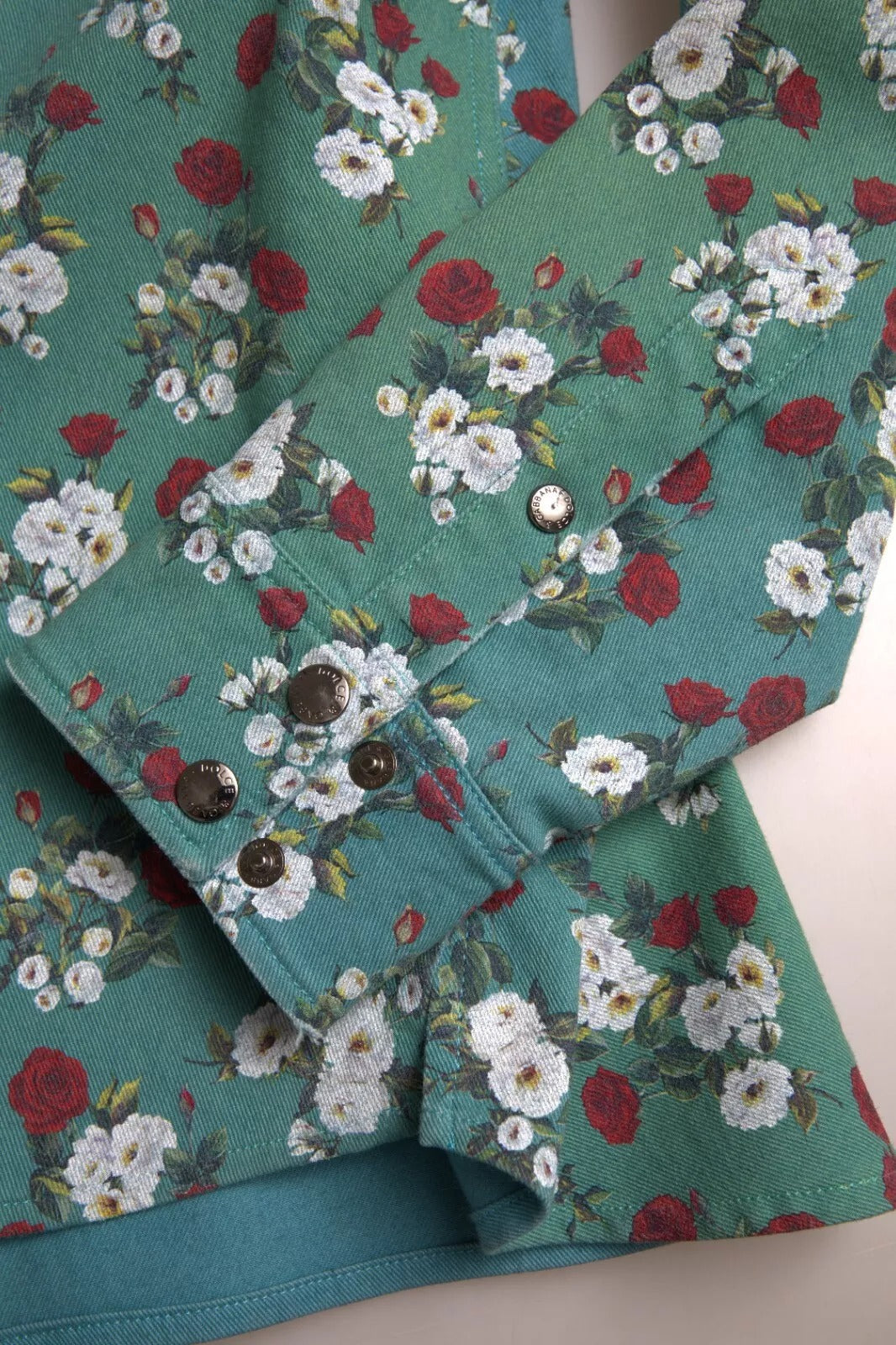 قميص جينز دولتشي آند غابانا أزرق من القطن بأزرار ونقشة زهور