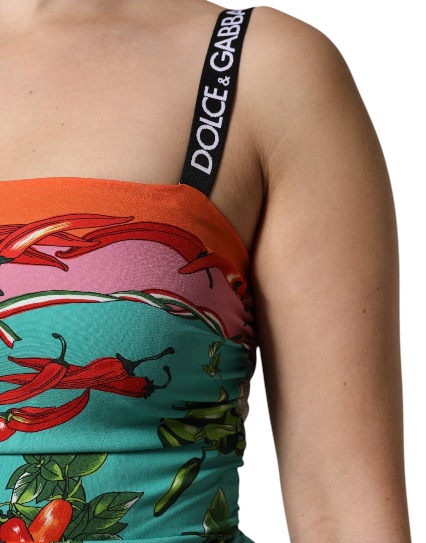 فستان دولتشي آند غابانا متعدد الألوان من الحرير المطبوع بدون أكمام