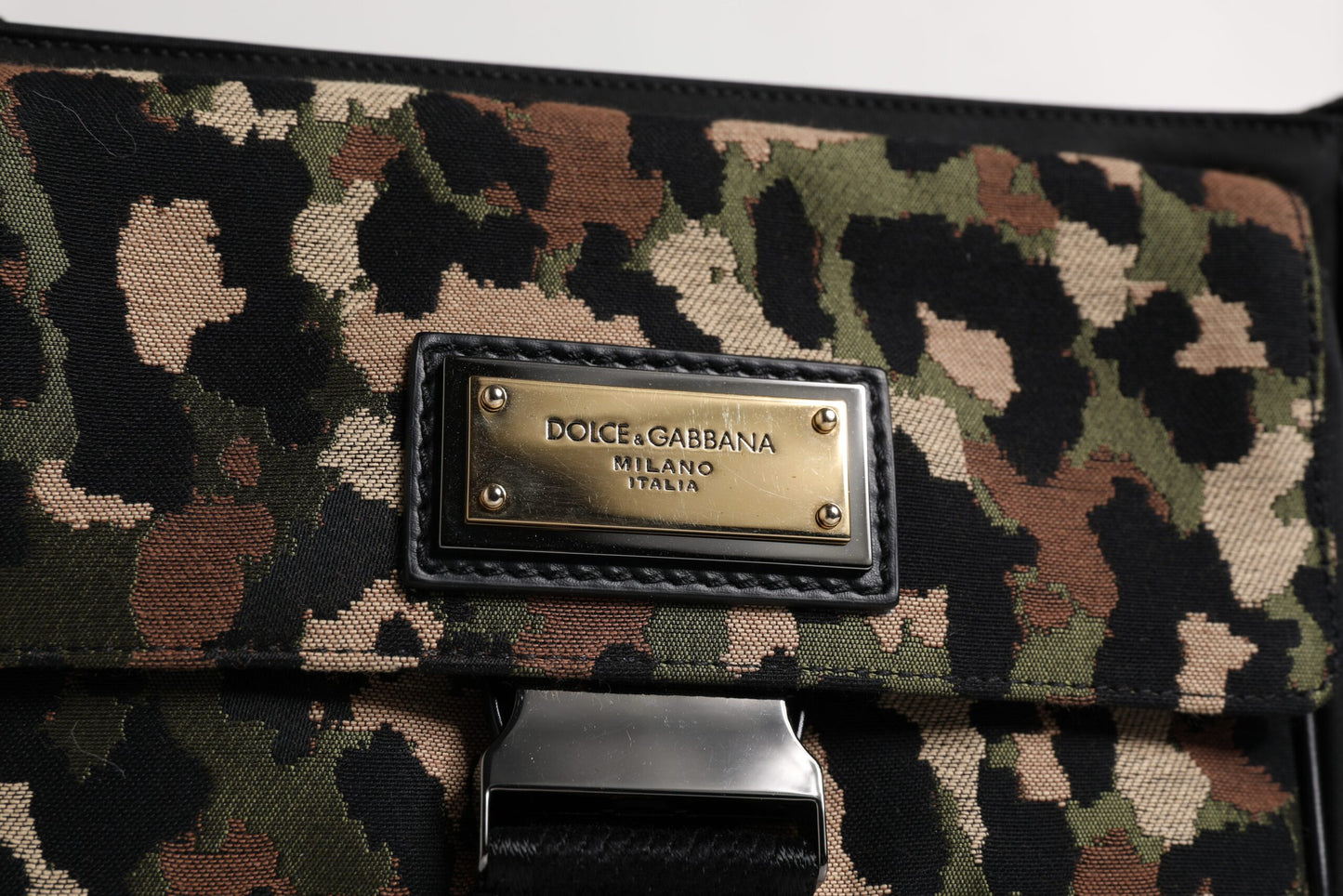 حقيبة كروس بودي متعددة الألوان من دولتشي آند غابانا بنقشة جلد النمر