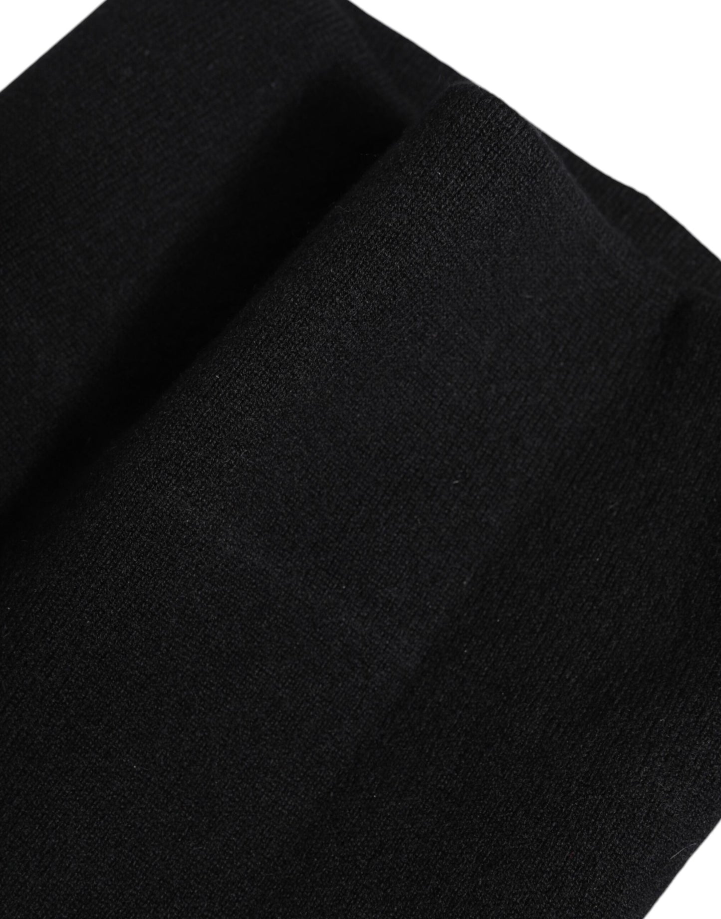 وشاح تدفئة الرقبة من الكشمير الأسود من دولتشي آند غابانا