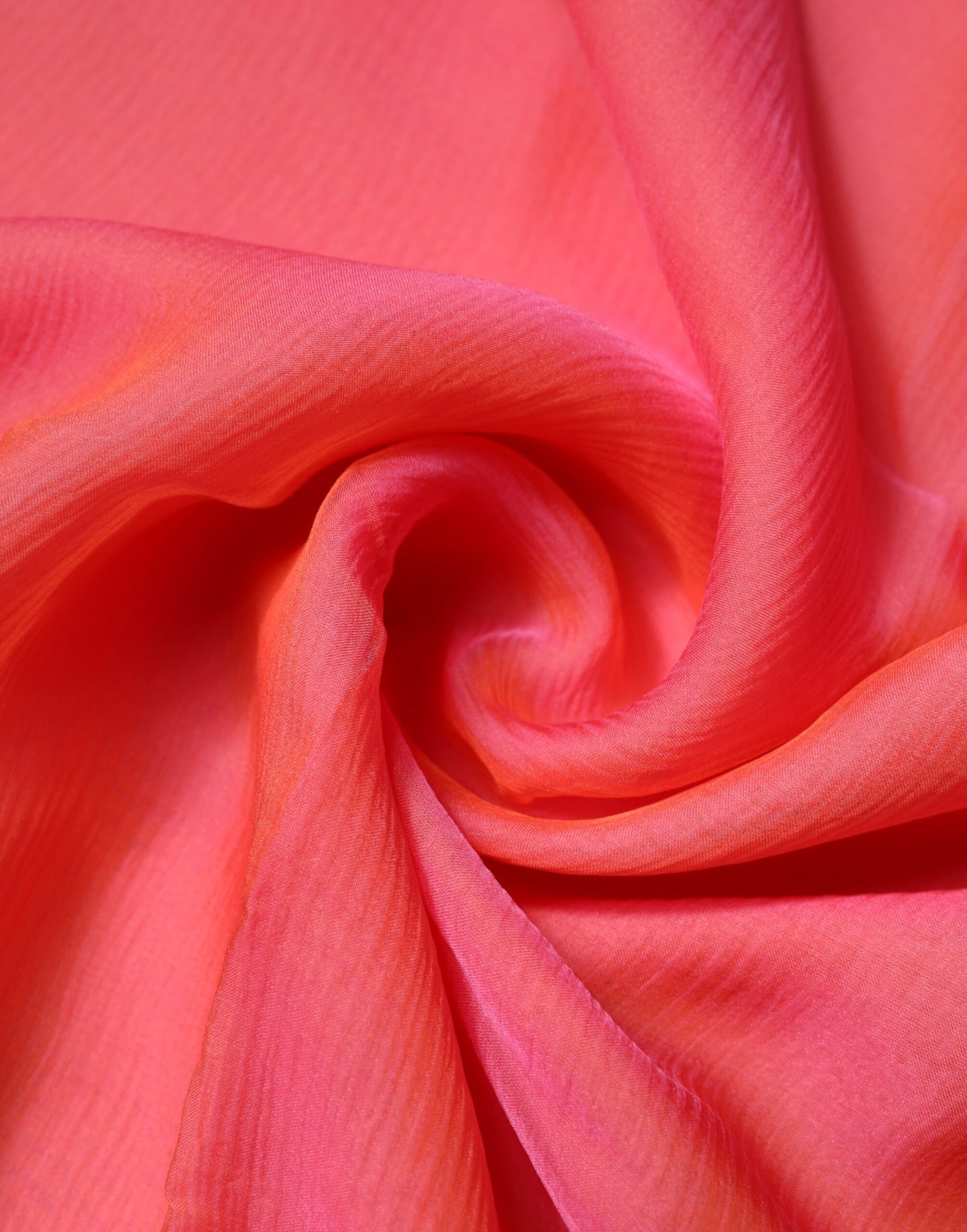 وشاح نسائي مستطيل من الحرير الوردي من دولتشي آند غابانا