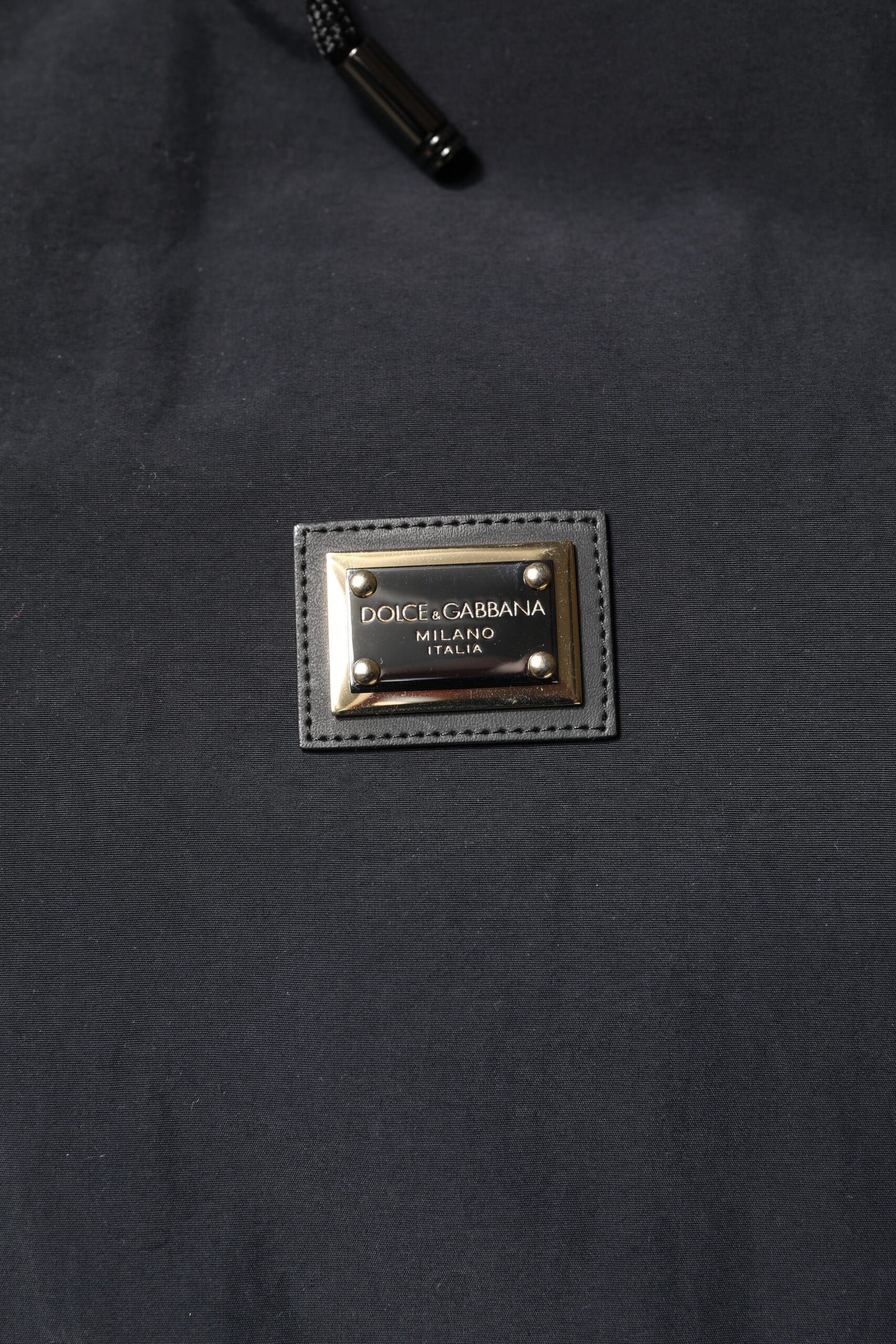 جاكيت باركا أسود من النايلون بسحاب كامل وغطاء للرأس من دولتشي آند غابانا