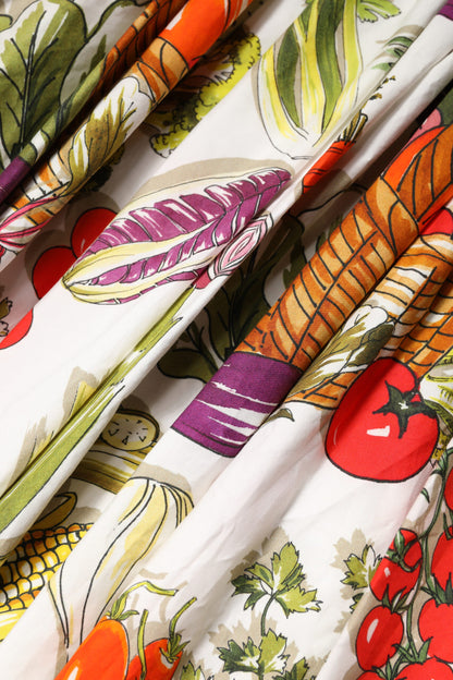 فستان دولتشي آند غابانا أبيض بدون أكمام بتصميم A-line متوسط ​​الطول