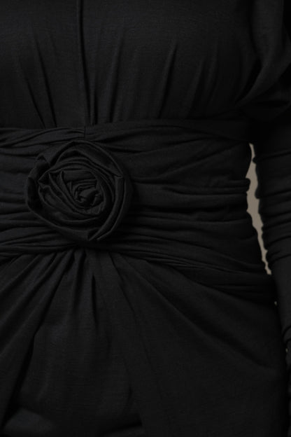 فستان دولتشي آند غابانا أسود من الصوف بأكمام طويلة