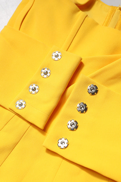 فستان دولتشي آند غابانا الأصفر متوسط ​​الطول بكتف واحد وفتحة جانبية