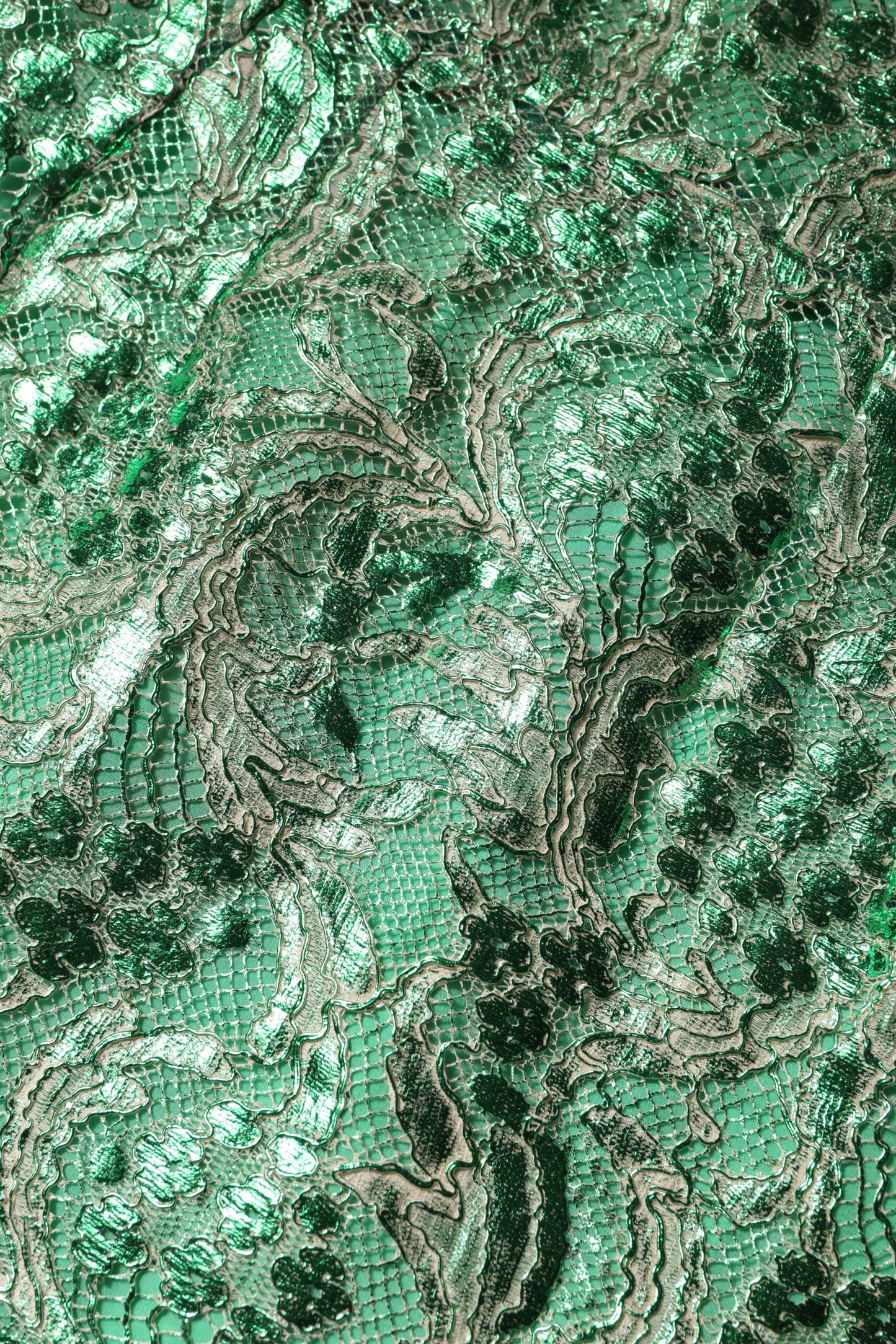 فستان دولتشي آند غابانا متوسط ​​الطول من القطن الأخضر المزين بالدانتيل المزهر