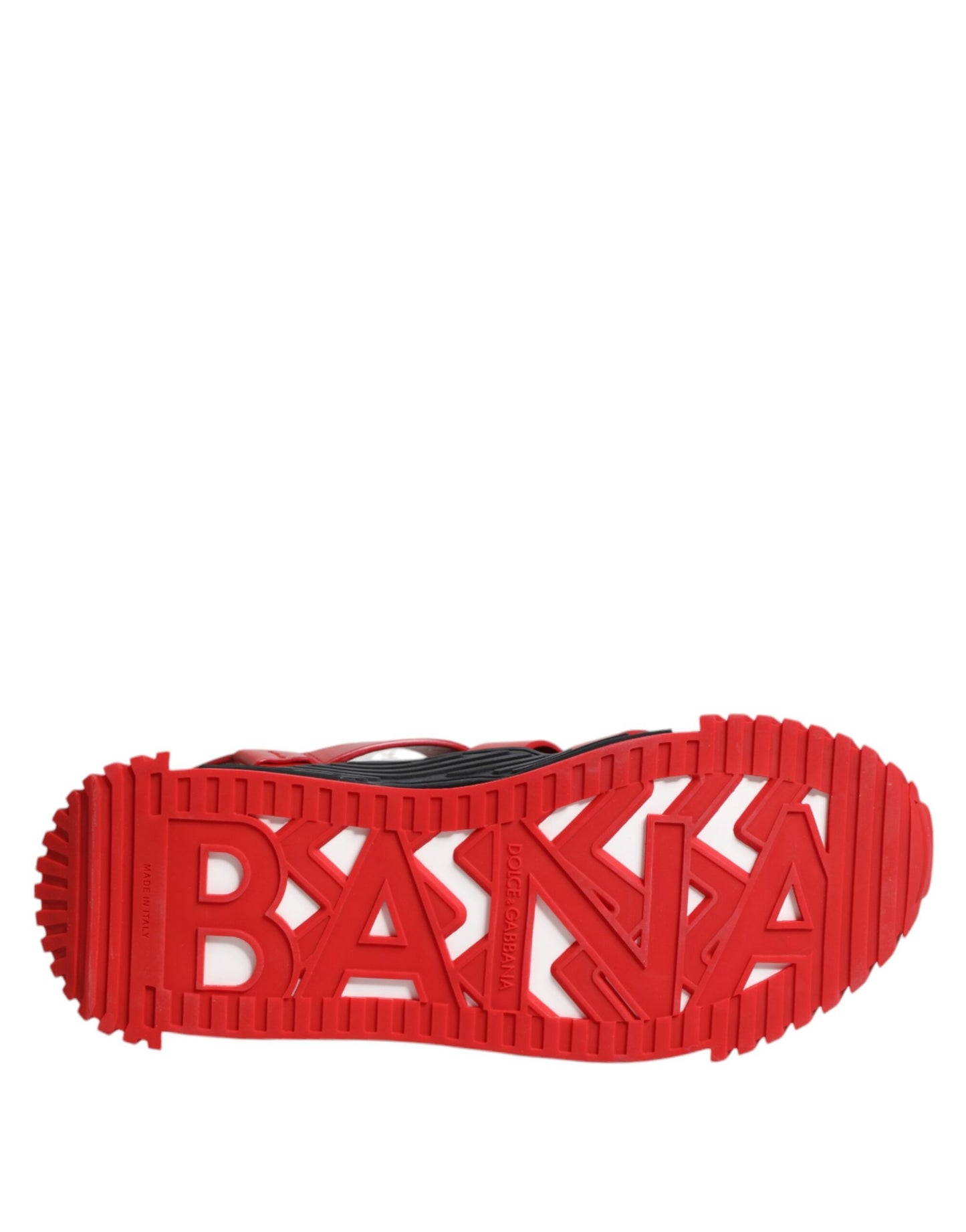 صندل دولتشي آند غابانا أحمر وأسود من الجلد بحزام للكاحل