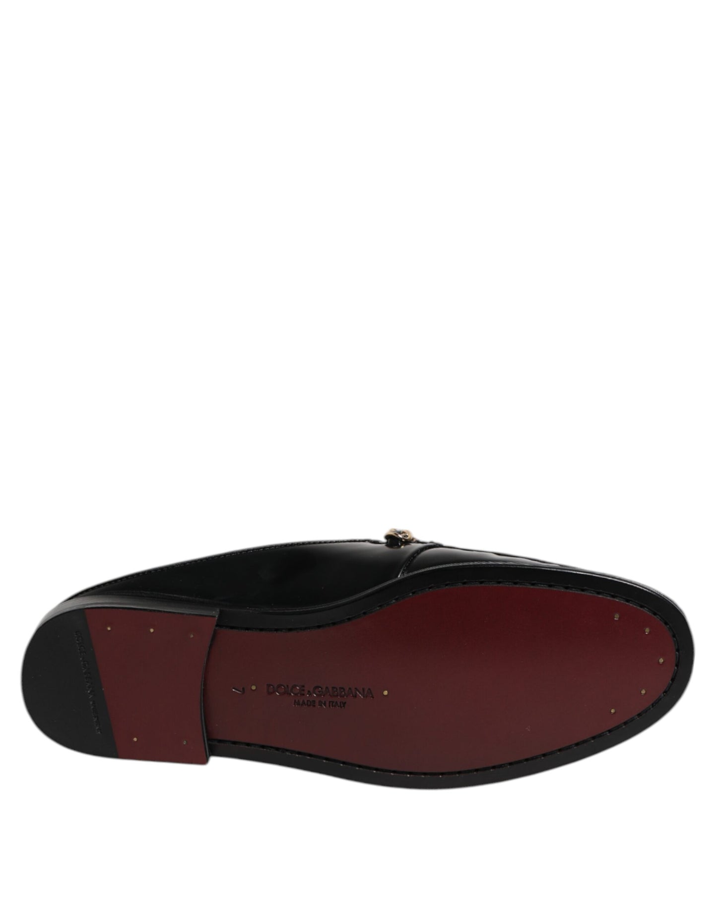 صندل دولتشي آند غابانا أسود من الجلد مزين بسلسلة DG