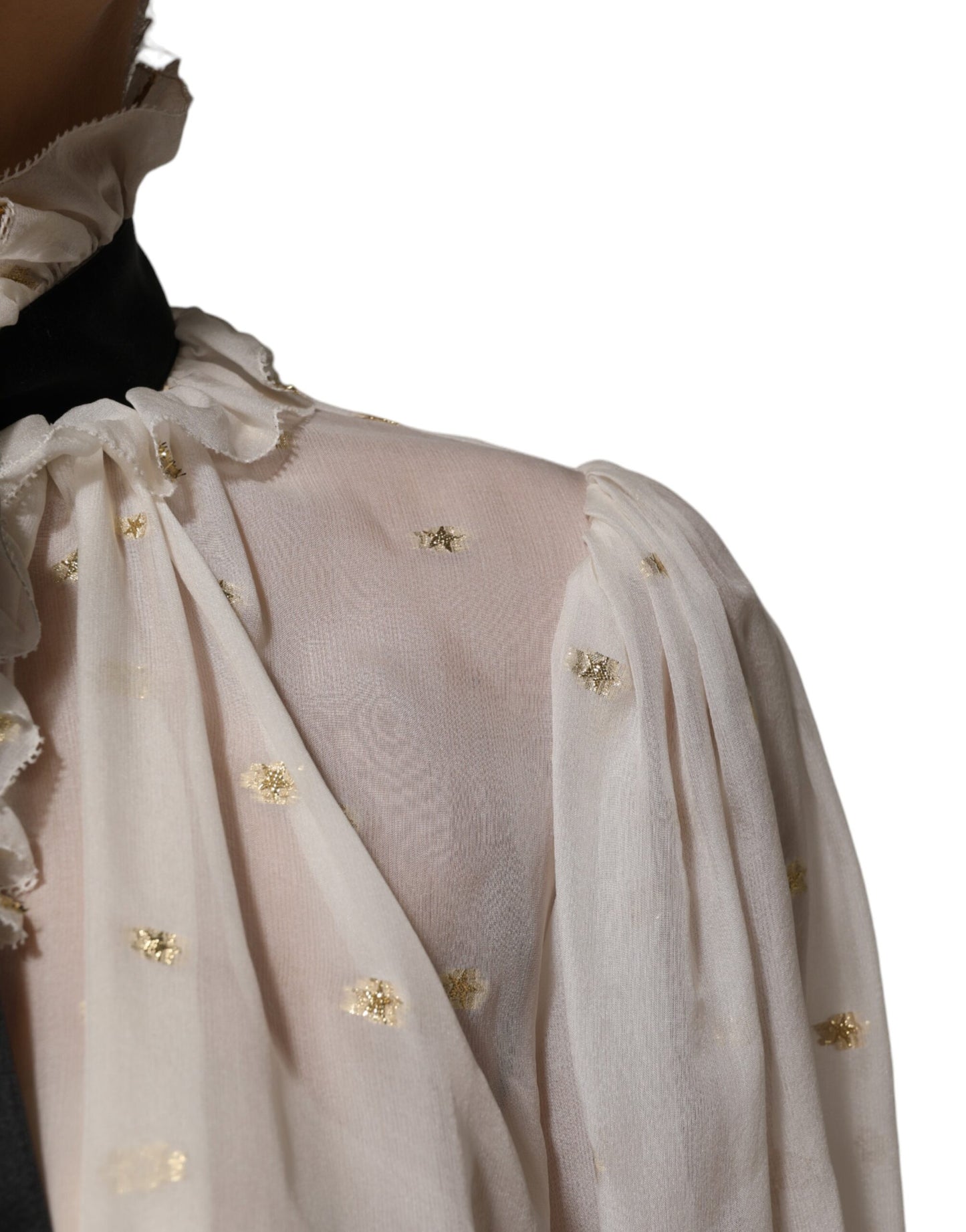 بلوزة دولتشي آند غابانا من الحرير باللون الأبيض والأسود بأكمام طويلة وياقة أسكوت