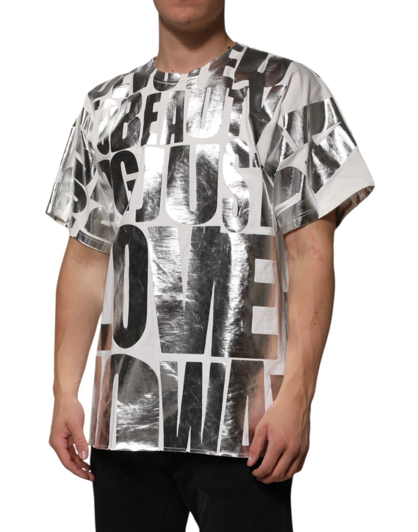 تيشيرت دولتشي آند غابانا أبيض قطني بطبعة شعار فضي معدني