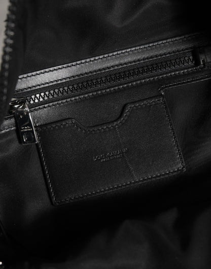 حقيبة ظهر سفر من النايلون بطبعة نجوم DG باللون الأبيض من Dolce &amp; Gabbana