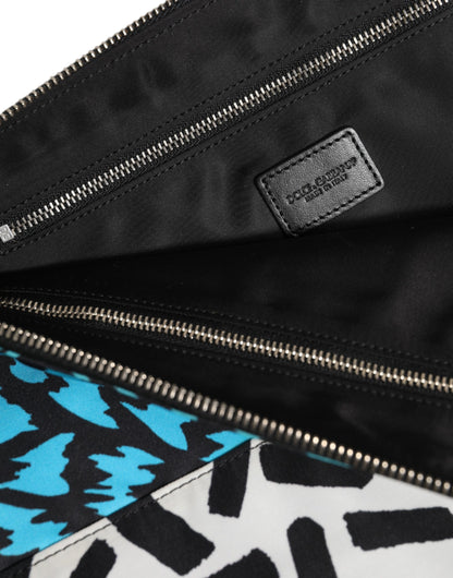 حقيبة كلاتش رجالية من دولتشي آند غابانا، مطبوعة بألوان متعددة، ومزينة بشعار الشركة